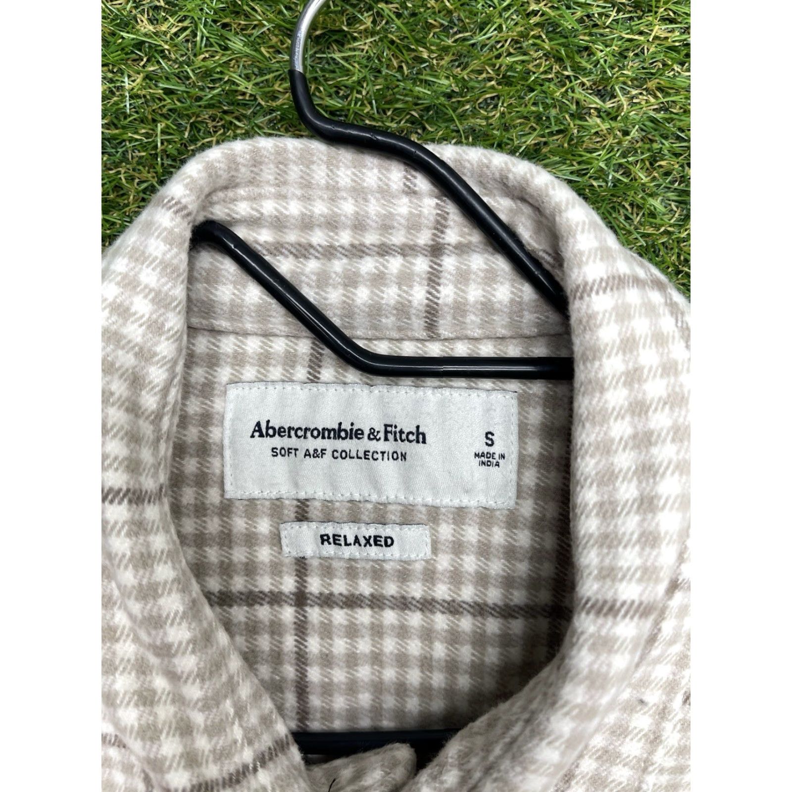 Abercrombie & Fitch VINTAGE Abercrombie & Fitch Shacket Shirt Mens Small Relaxed Oversized Plaid Flannel Button Beige 90s Outdoor Preppy Pocket Mens Size US S / EU 44-46 / 1 - 4 Thumbnail