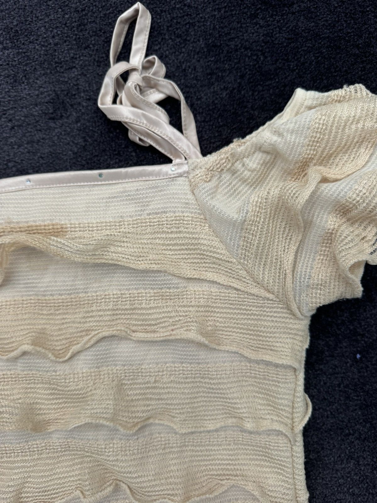 Vintage Ruffled off the shoulder vintage top with tie detail Size S / US 4 / IT 40 - 4 Thumbnail