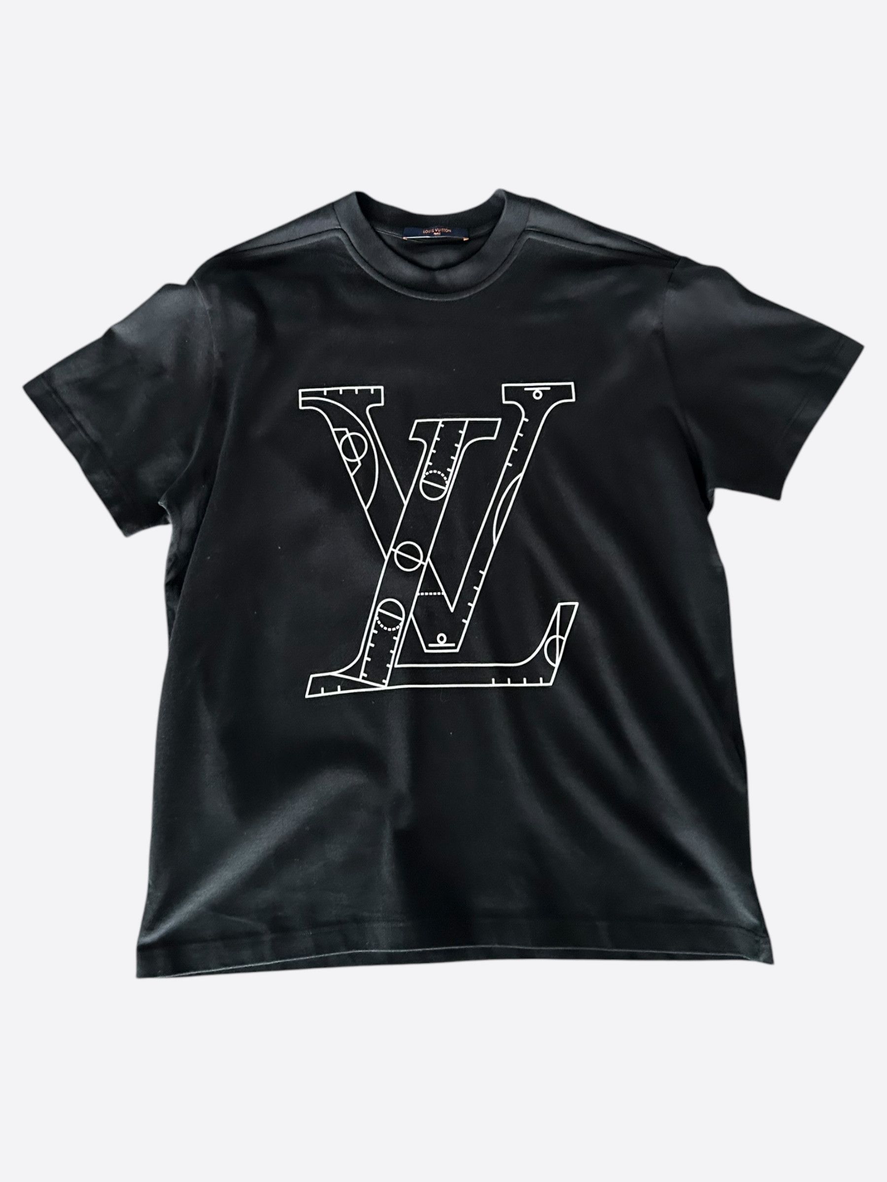 Louis Vuitton Louis Vuitton NBA Black & White Logo T-Shirt Size US XL / EU 56 / 4 - 1 Thumbnail