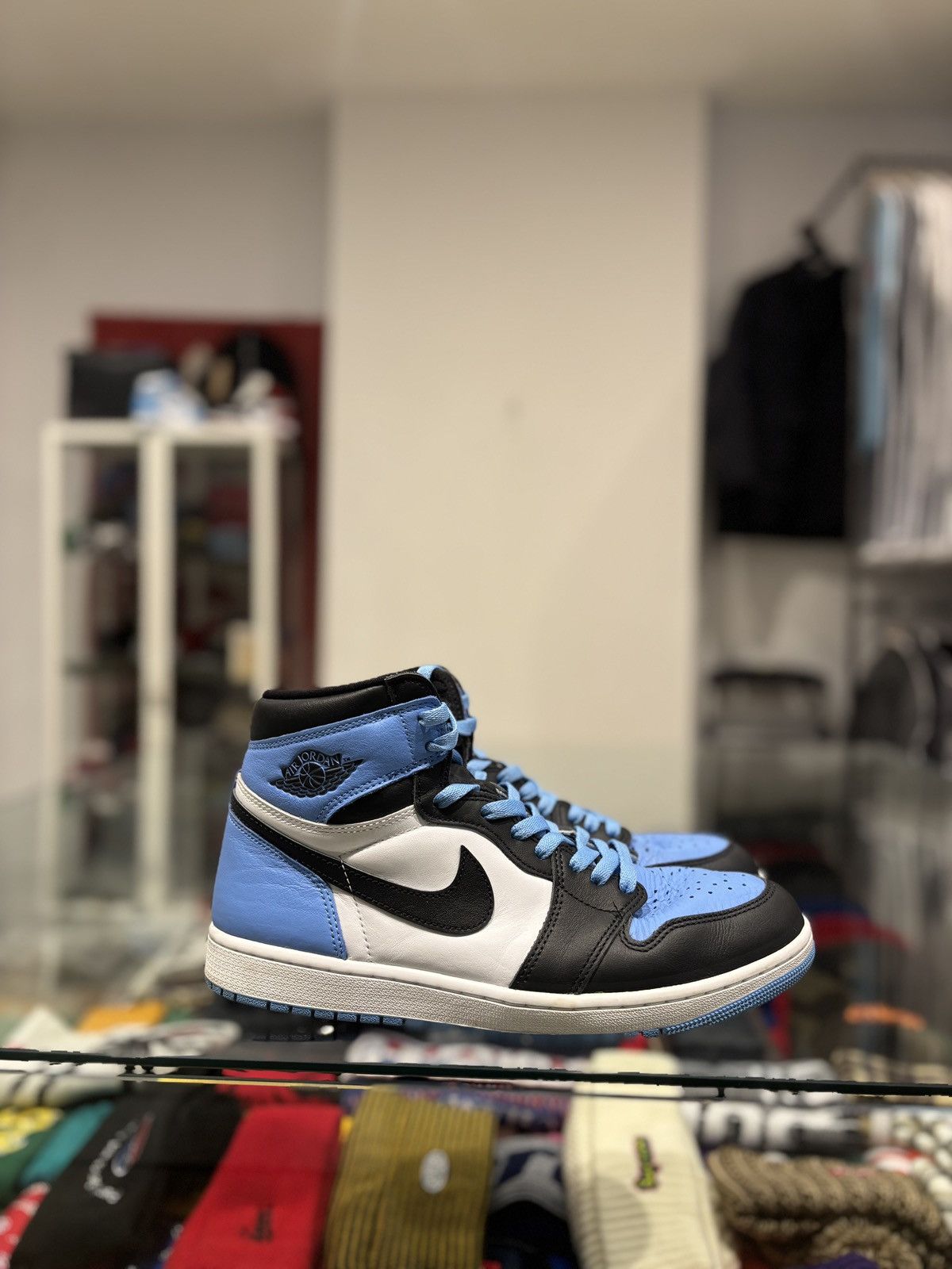 Jordan Brand Jordan 1 High OG UNC Toe Size: 11 Size US 11 / EU 44 - 2 Thumbnail