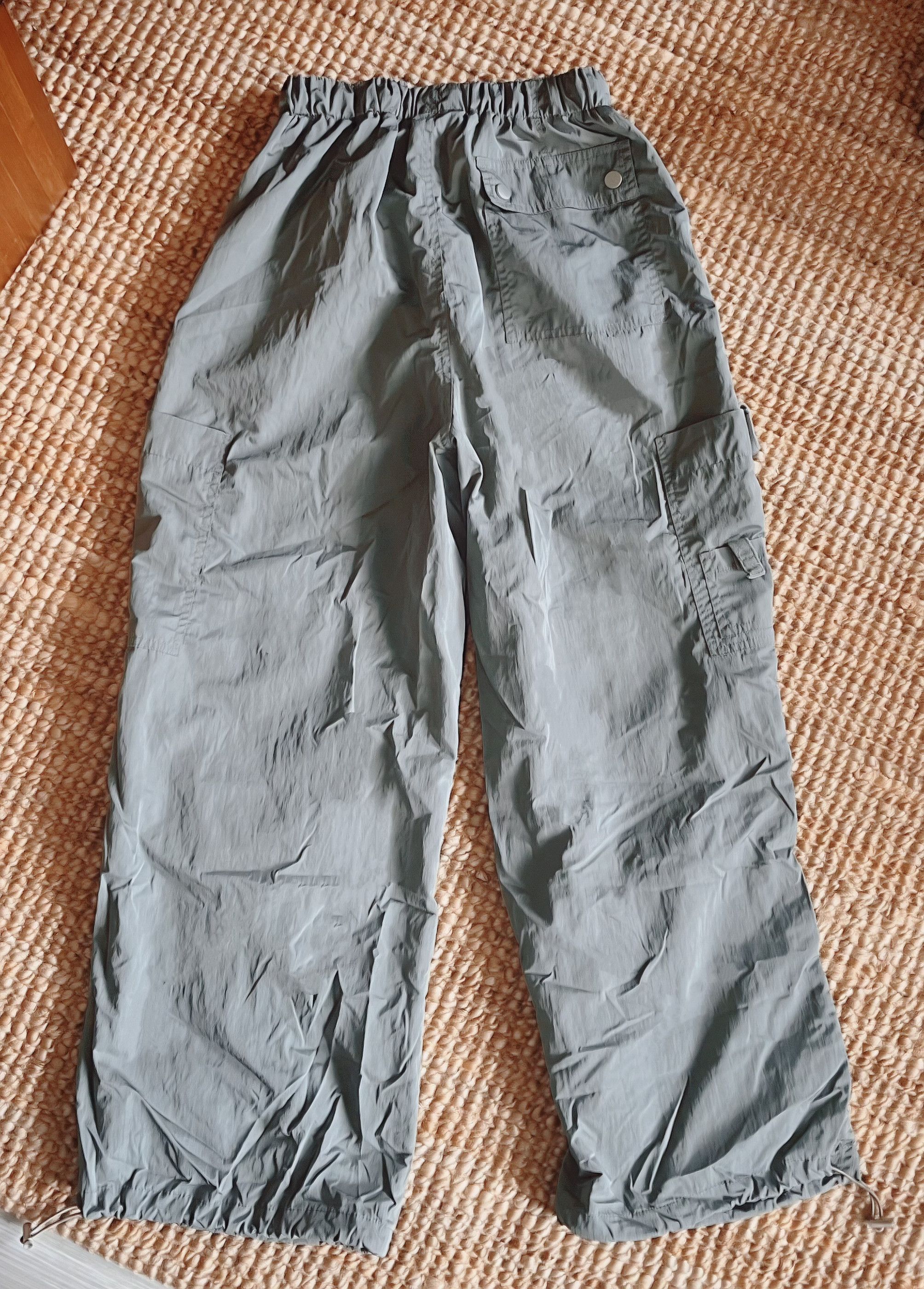 Other Sage Green Lightweight Parachute Cargo Pants Toggle Cuff Size US 27 - 1 Thumbnail