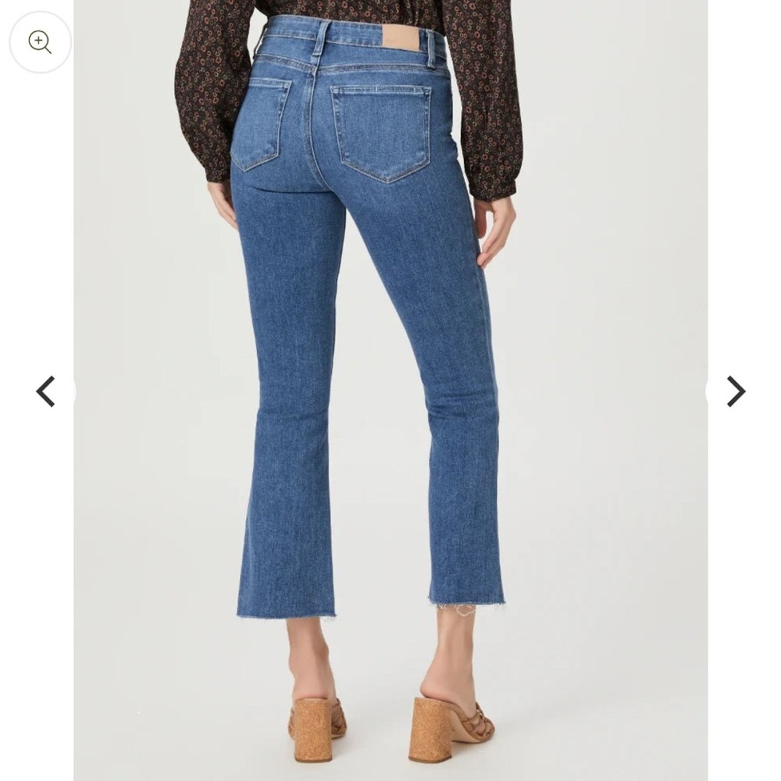 Paige NWT Paige $229 Collette Crop Flare Jean with Raw Hem size 26 Size 26" / US 2 / IT 38 - 7 Thumbnail