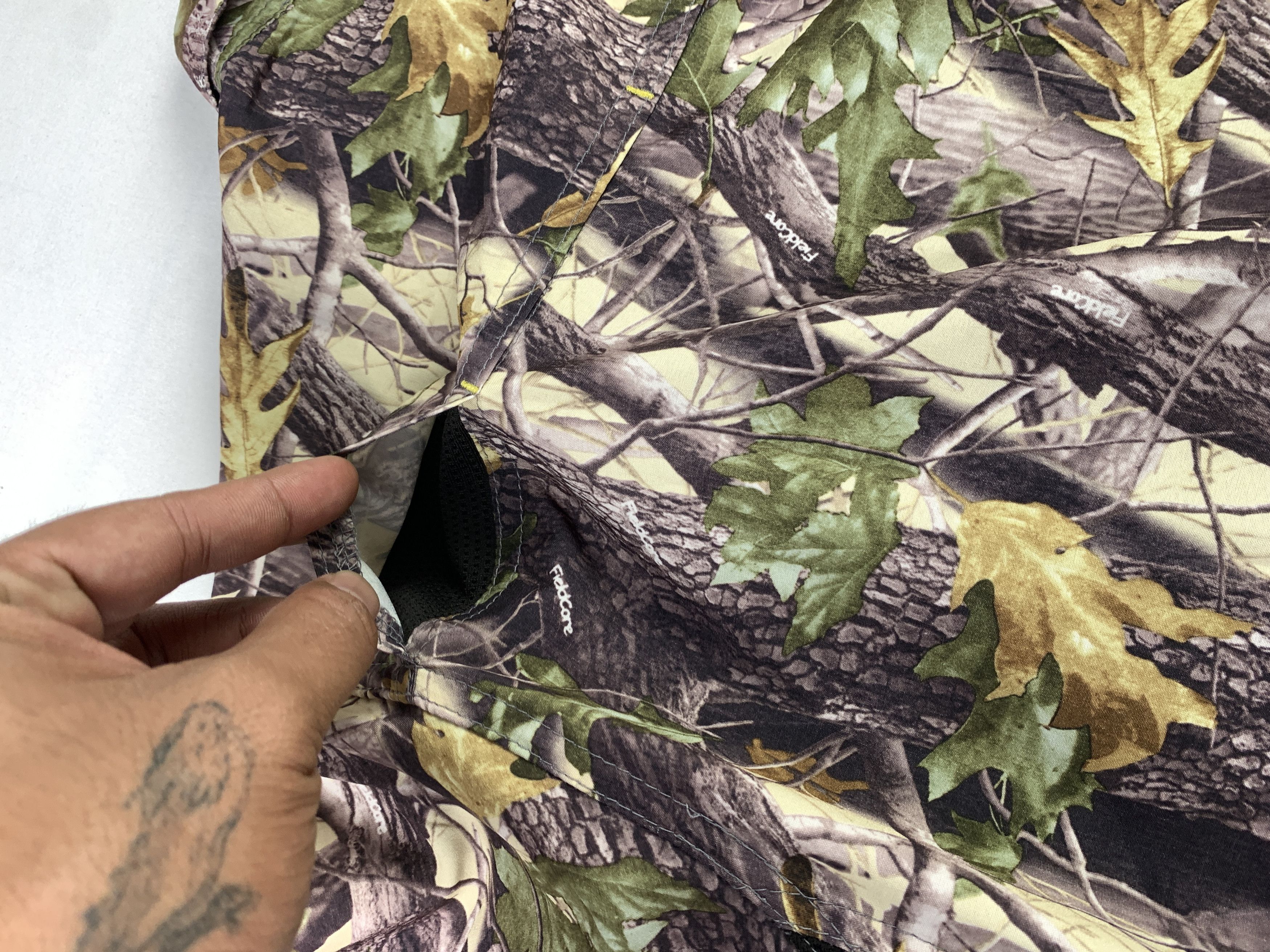 Japanese Brand Fieldcore Hunting Realtree Camo Vent Outdoor Shirt (L) Size US L / EU 52-54 / 3 - 9 Thumbnail