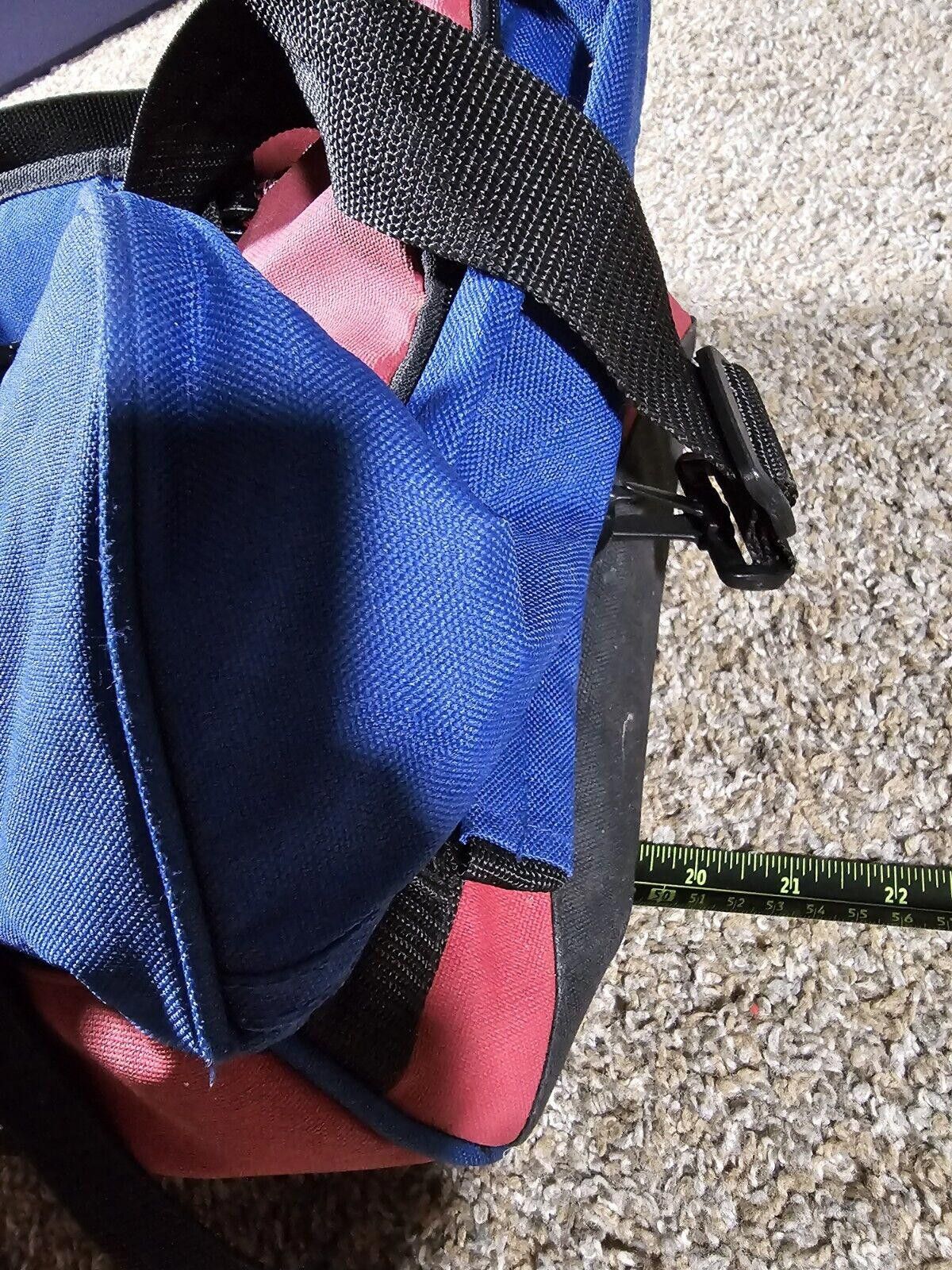 Designer igloo duffle 3 separate zippered section cooler bag Strap Size ONE SIZE - 8 Thumbnail