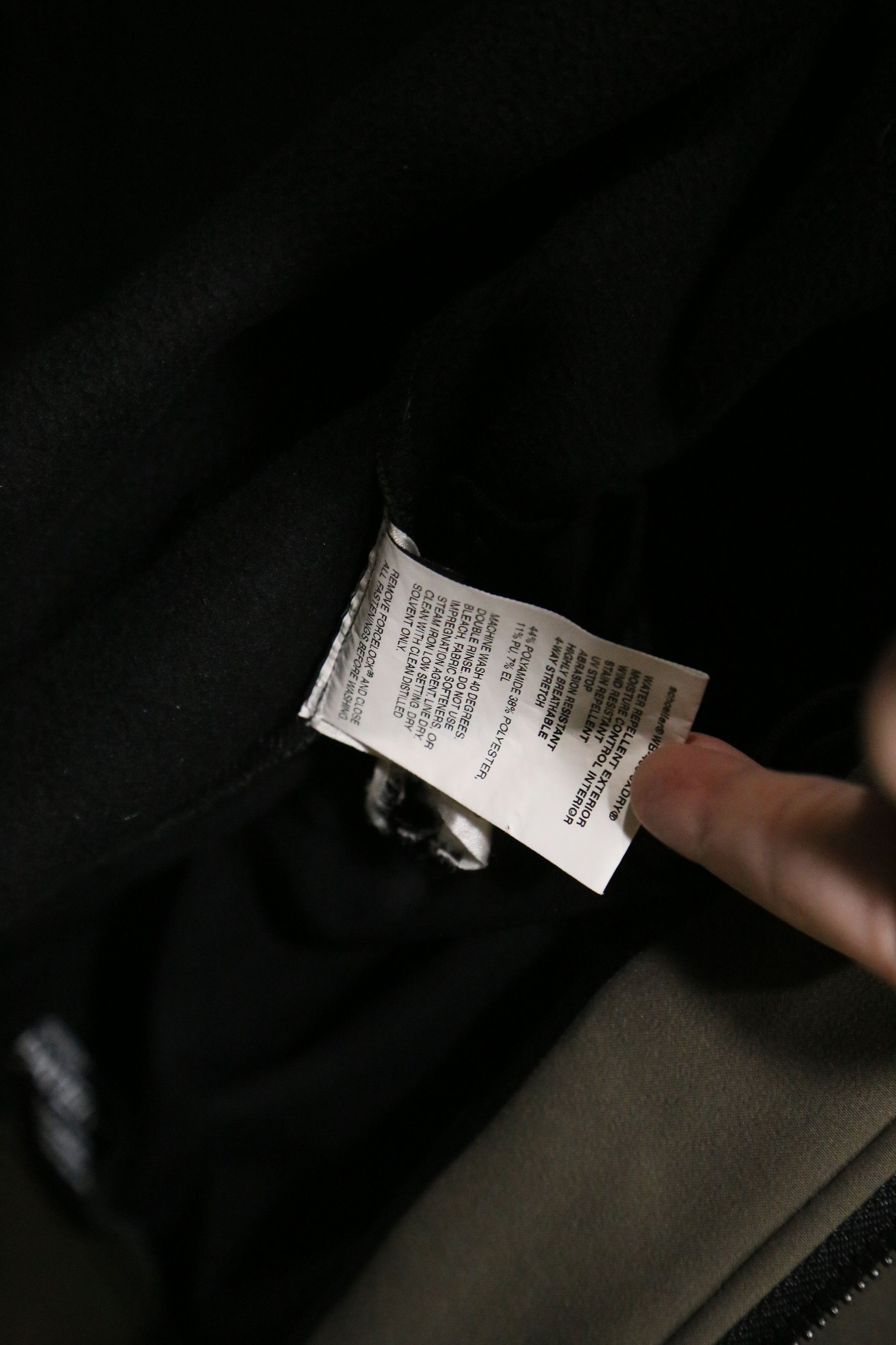 Acronym 2009 SS-J8 Size US L / EU 52-54 / 3 - 6 Thumbnail