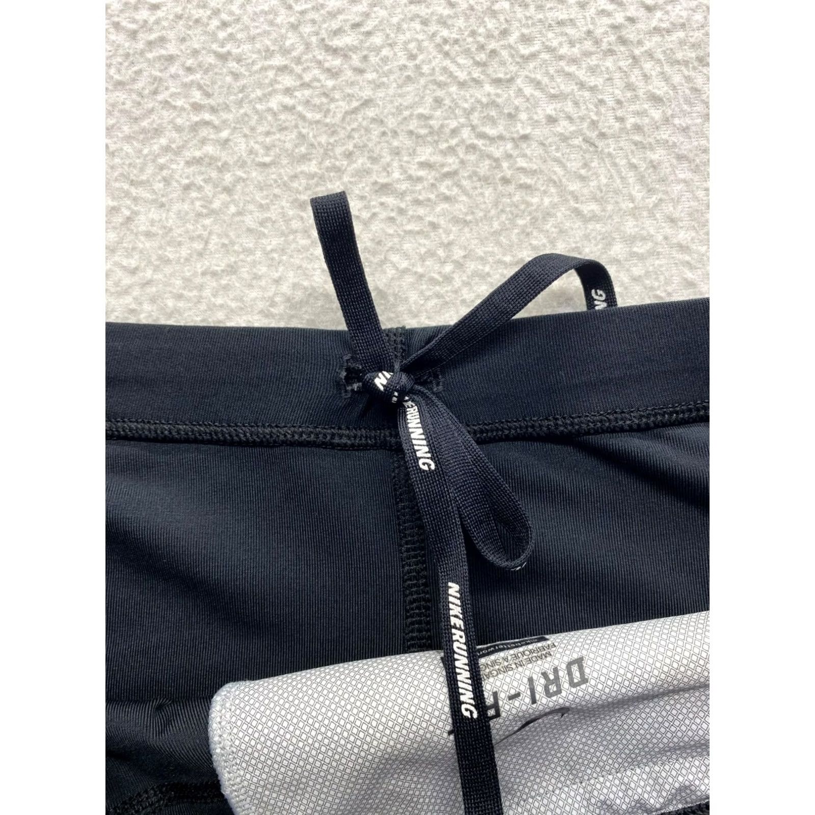 Nike Nike Dri-Fit Capri Leggings Womens L Black Zip Pocket Running & Jogging Size 36" / US 14 / IT 50 - 5 Thumbnail