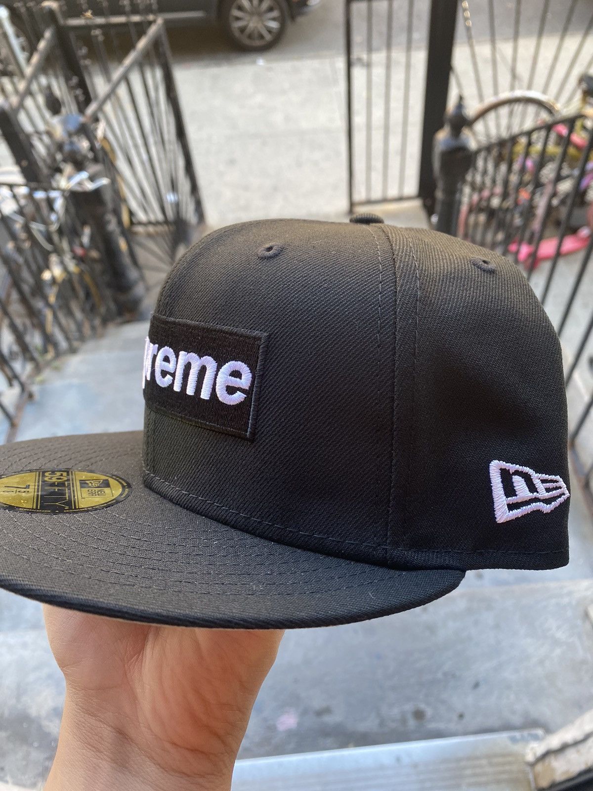 Supreme Supreme New Era Breast Cancer Awareness Box Logo Fitted 75/8 Size ONE SIZE - 3 Thumbnail