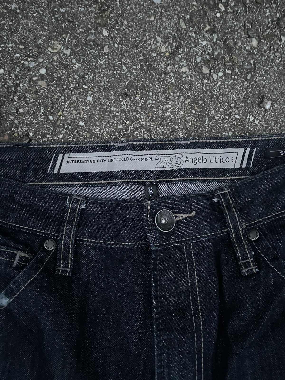 Japanese Brand Custom baggy distressed jeans blue Size US 33 - 6 Thumbnail
