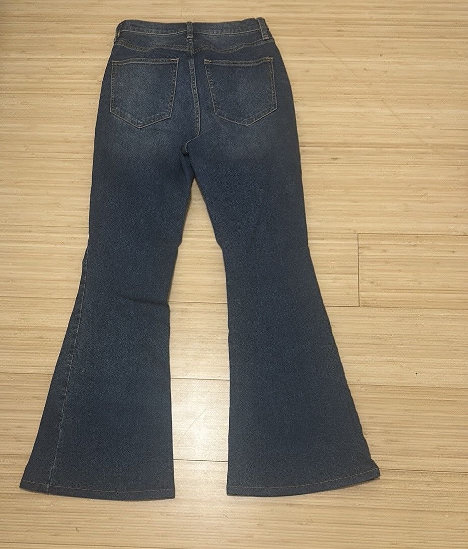 Free People NWOT CRVY Robyn High-Rise Flare Jeans Size 27" / US 4 / IT 40 - 8 Thumbnail