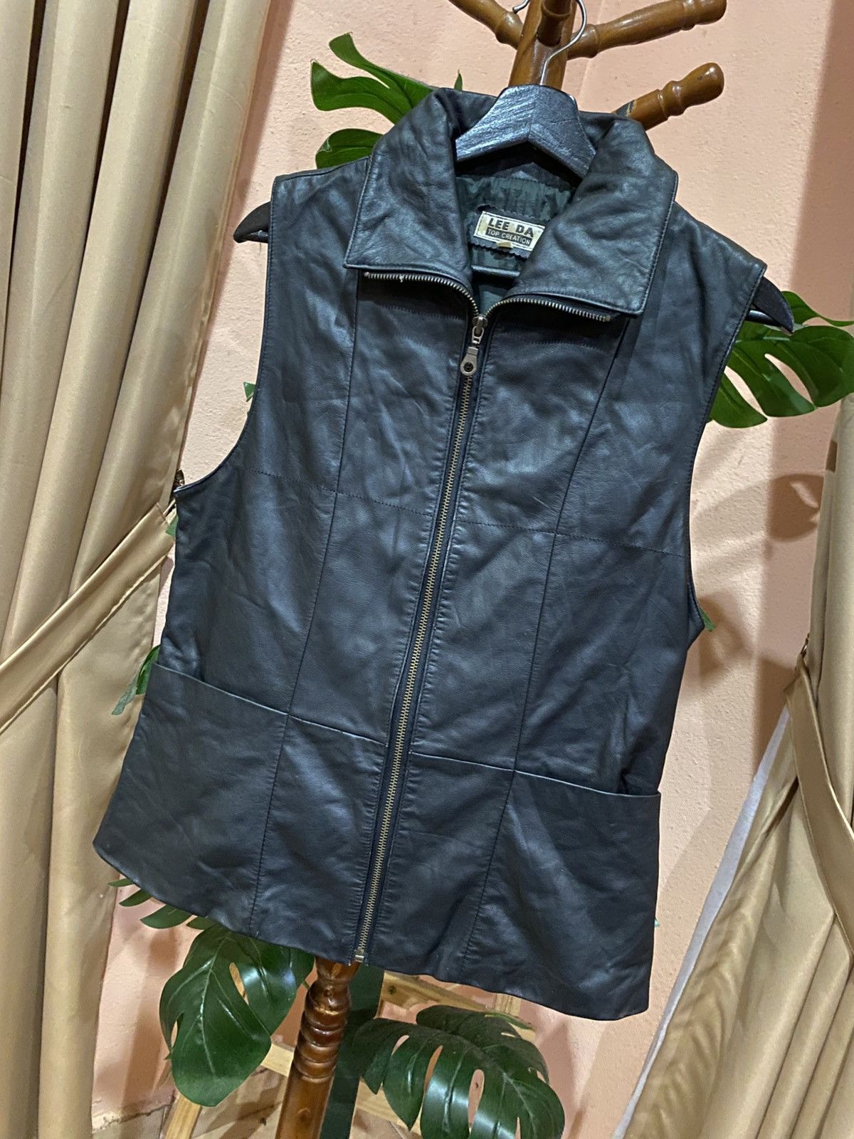 Other LEE DA Top Creation Women’s Black Leather Vest - Korean Size M / US 6-8 / IT 42-44 - 2 Thumbnail