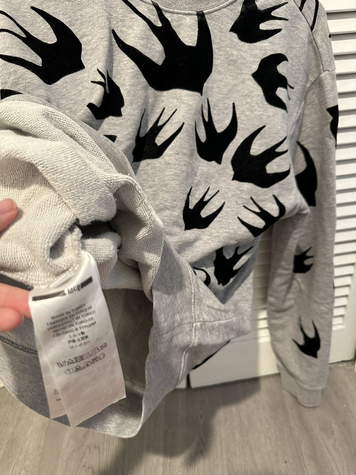 Alexander McQueen McQ by Alexander McQueen Swallow Print Sweatshirt – Size L Size US L / EU 52-54 / 3 - 4 Thumbnail