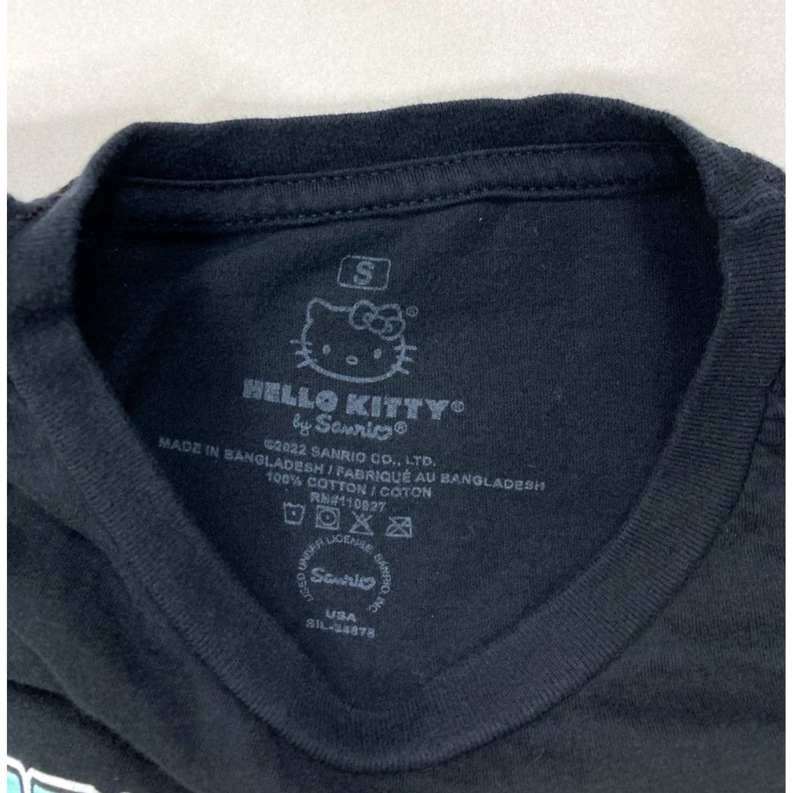 Vintage VINTAGE Hello Kitty Graphic T-shirt Women Small Black Short Sleeve Size S / US 4 / IT 40 - 4 Thumbnail