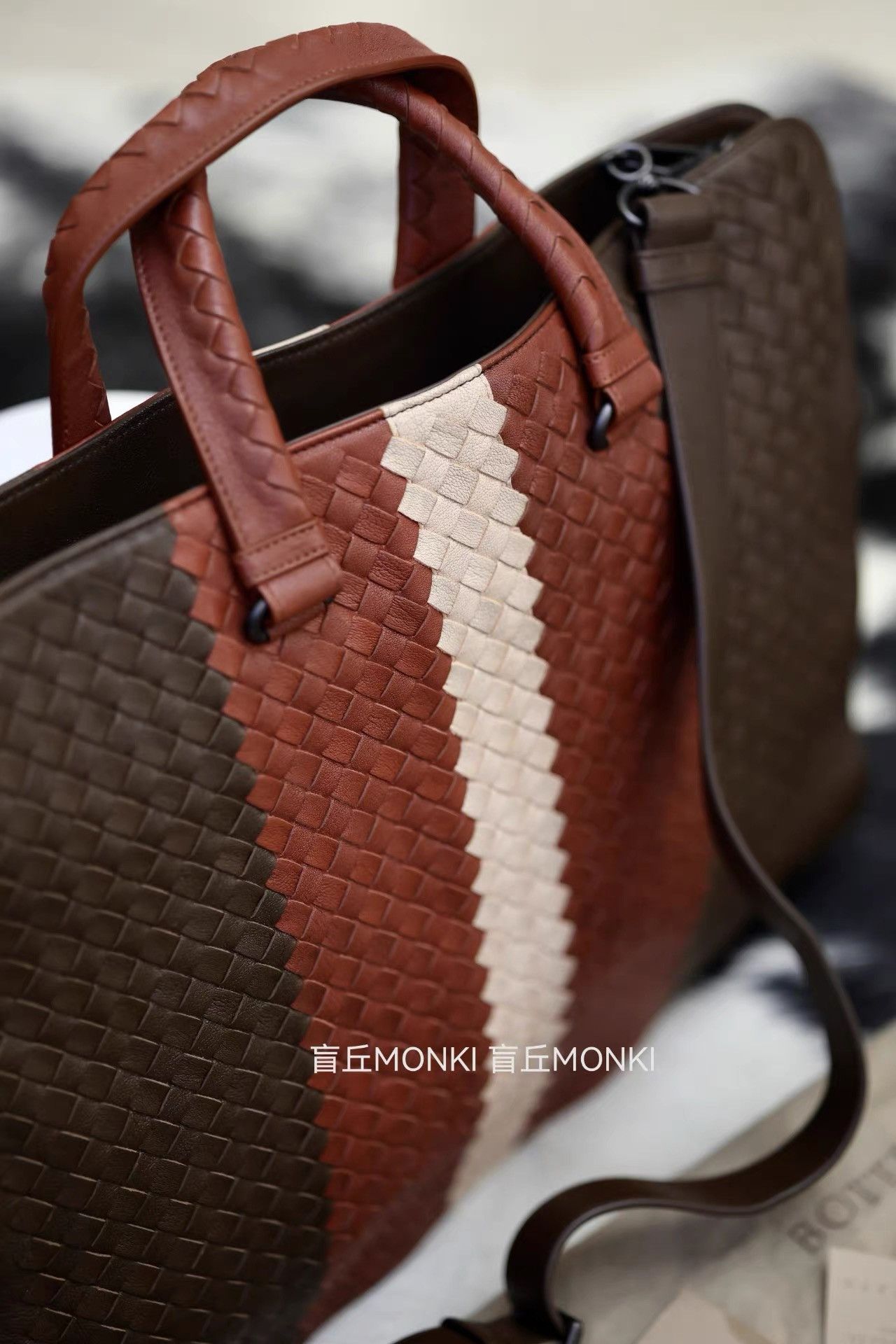 Bottega Veneta Bottega Veneta Intrecciato Calfskin Shoulder Bag K32 Size ONE SIZE - 2 Thumbnail