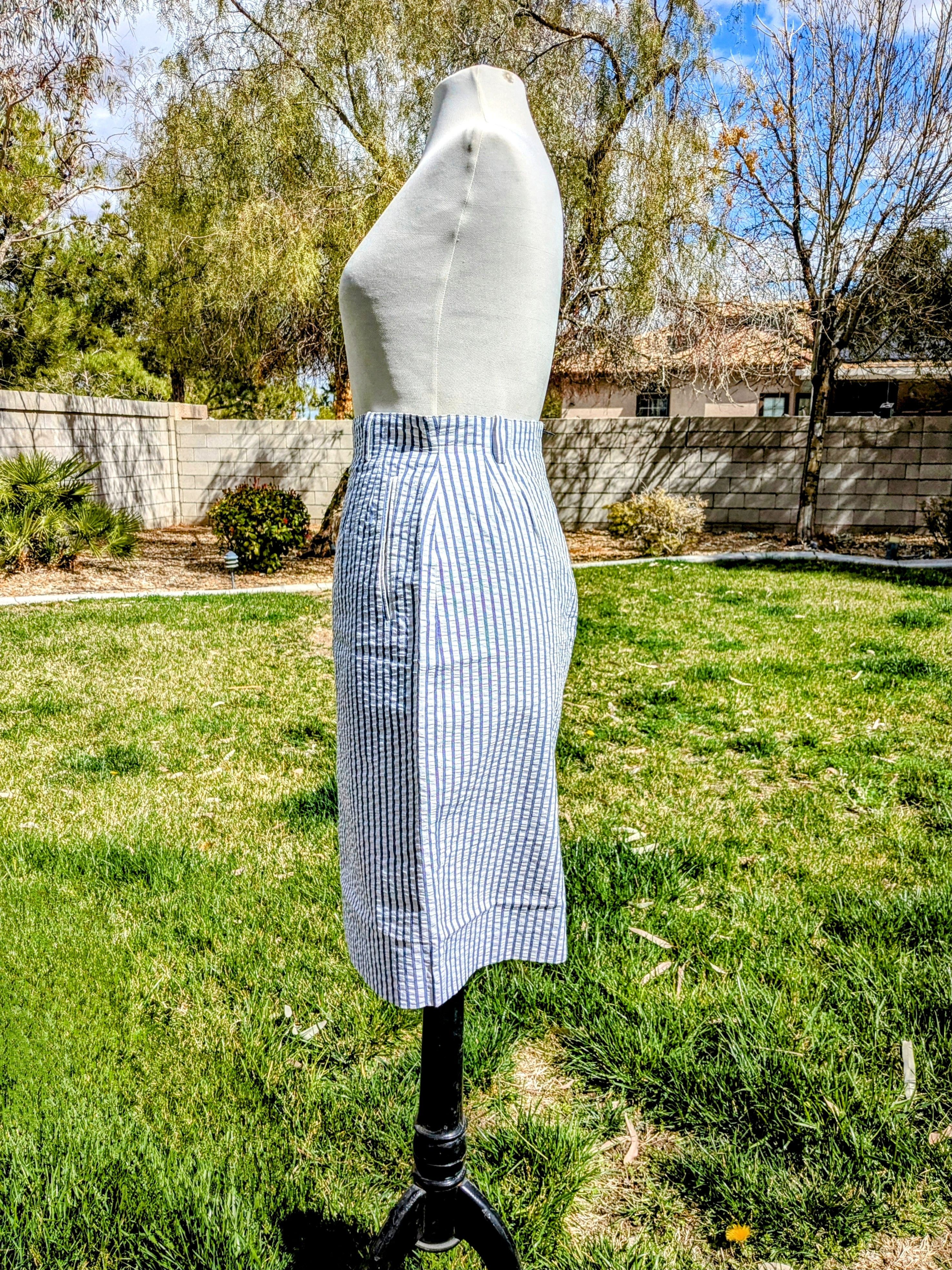 Designer Liz Claiborne Seersucker High Waisted Maxi Zip Skirt Size 30" / US 8 / IT 44 - 3 Thumbnail