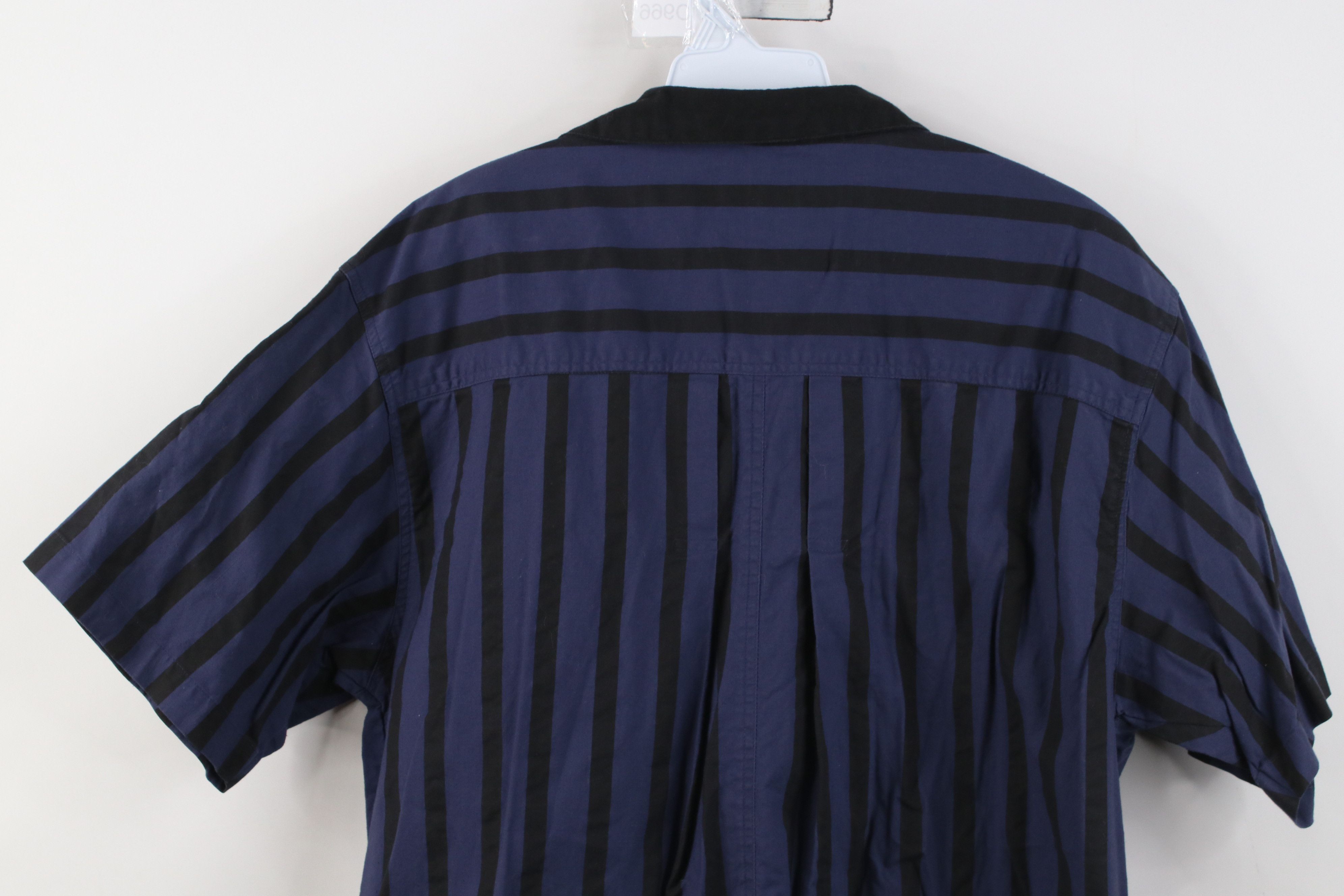 Vintage Vintage 90s Streetwear Short Sleeve Button Shirt Blue Size US L / EU 52-54 / 3 - 13 Thumbnail