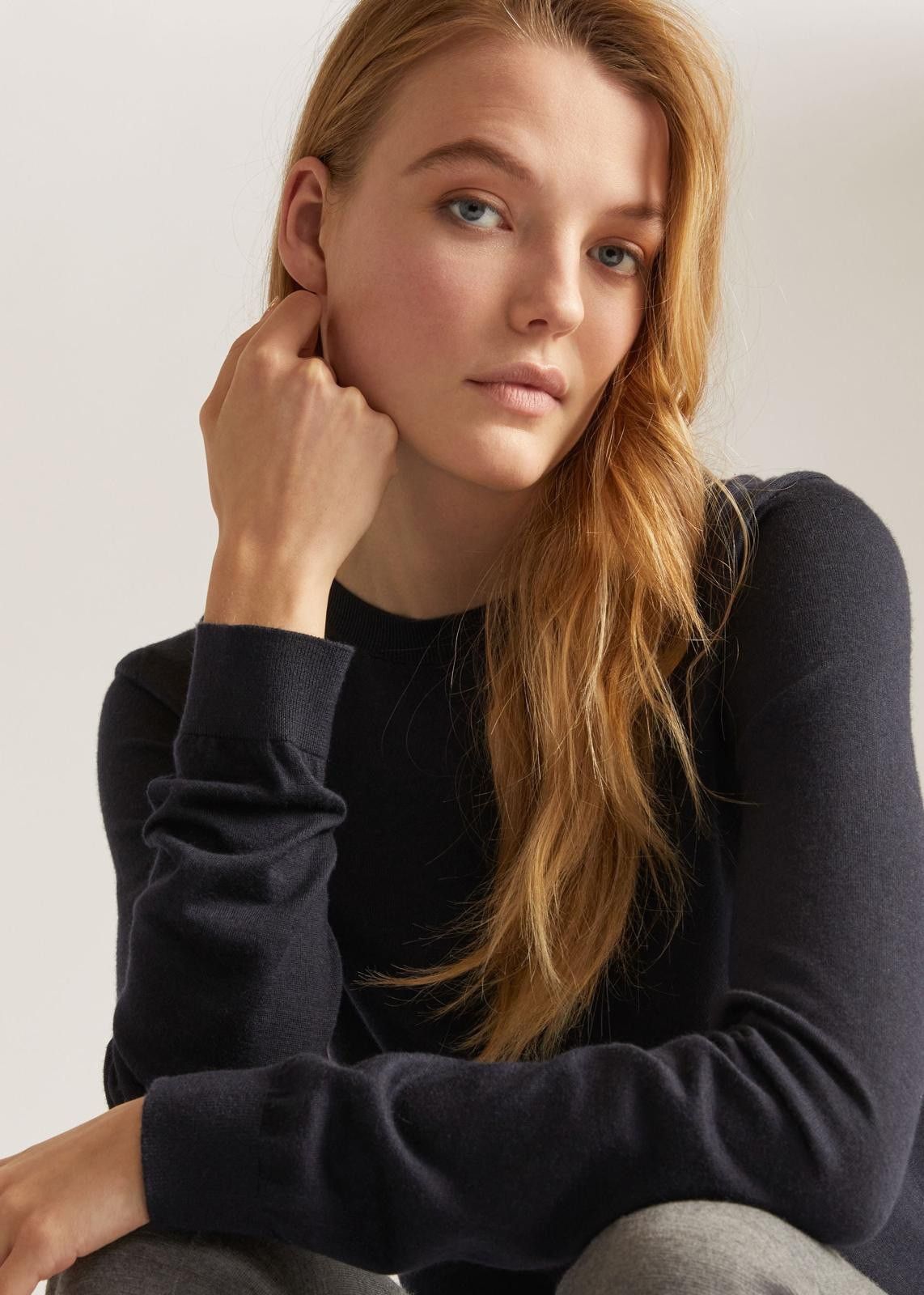 Loro Piana o1srvl11e0125 Burford Crewneck Sweater in Navy Blue Size L / US 10 / IT 46 - 3 Thumbnail