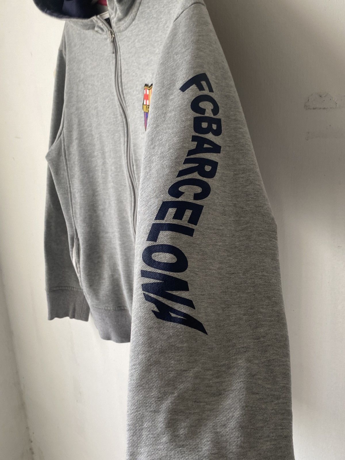 Japanese Brand × Vintage FC Barcelona Grey Zip-Up Hoodie Vintage Sportswear Fan Gear Size US XXS / EU 40 - 3 Thumbnail