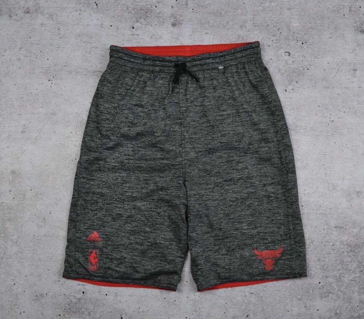 Adidas Adidas NBA Bulls Shorts Two-sided Red/Gray Mens Size XS Size US 29 - 6 Thumbnail