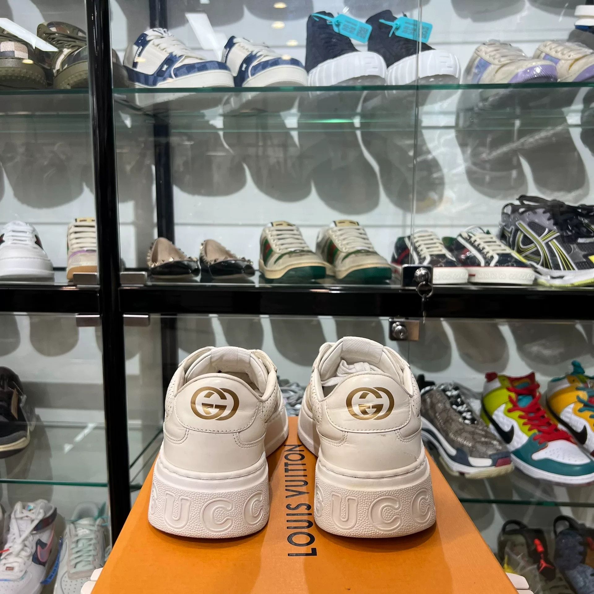 Gucci Gucci Classic White Biscuit Shoes Size US 10 / EU 43 - 3 Thumbnail