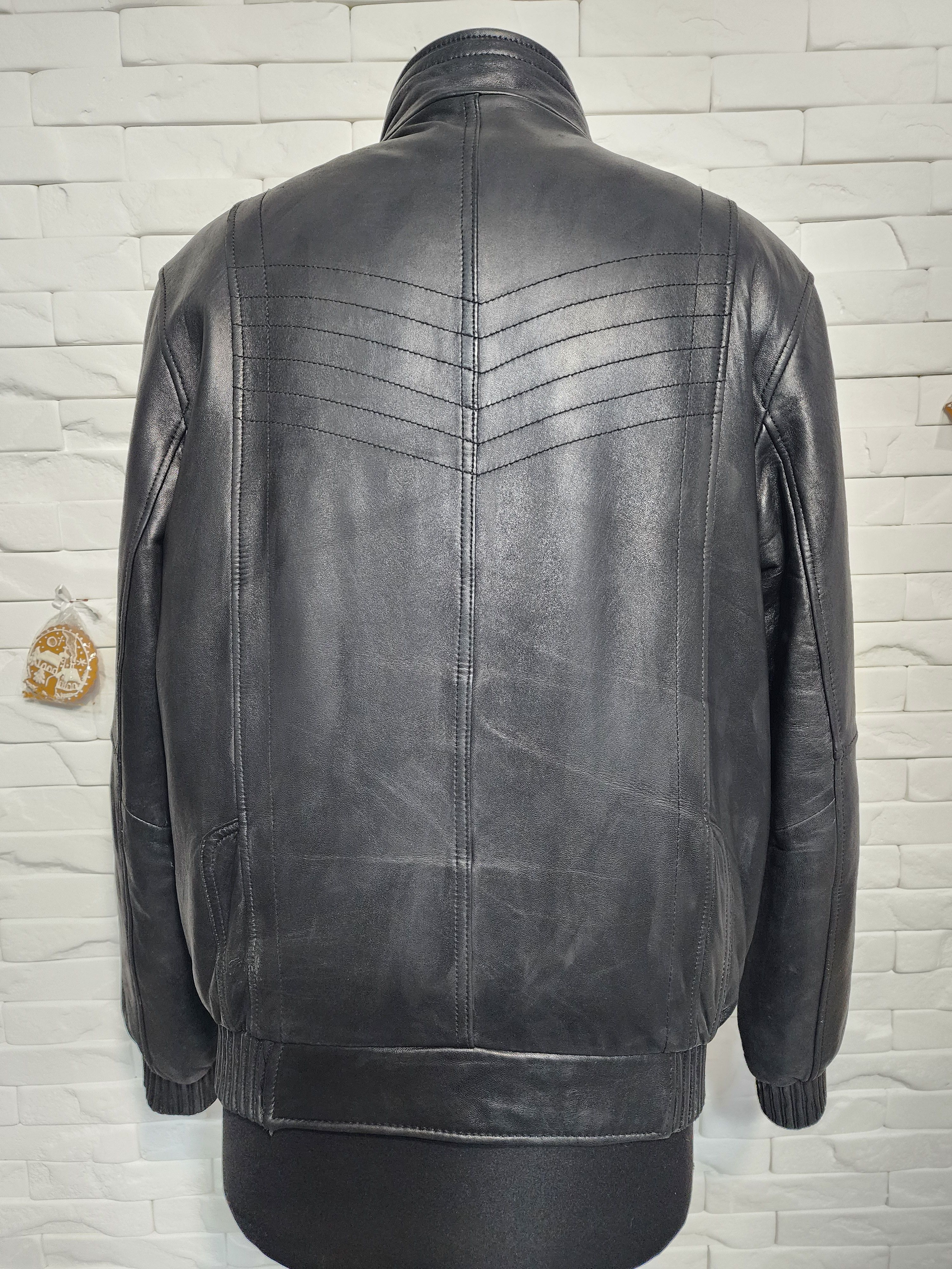 Uniqlo Men's Black Genuine Leather Jacket: Zipper Pockets. Size US L / EU 52-54 / 3 - 3 Thumbnail