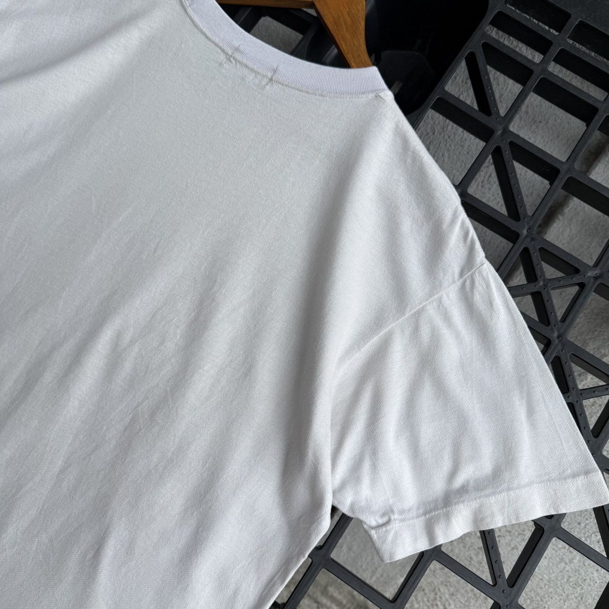 Vintage Vintage 90s Asics Gona Graphic Tshirt Size US L / EU 52-54 / 3 - 13 Thumbnail