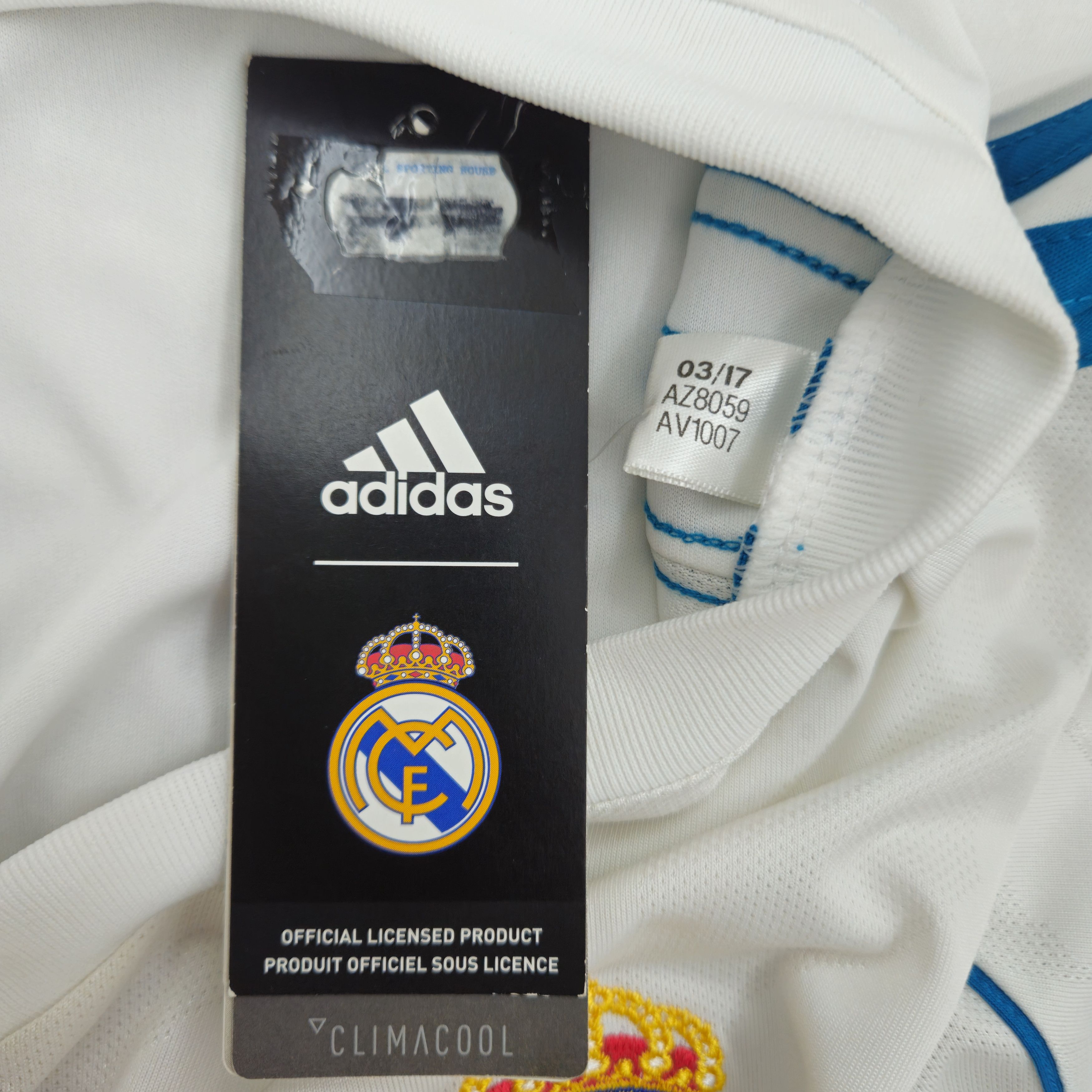 Other REAL MADRID 2017 2018 HOME MEDIUM AZ8059 CLIMACOOL Size US M / EU 48-50 / 2 - 4 Thumbnail