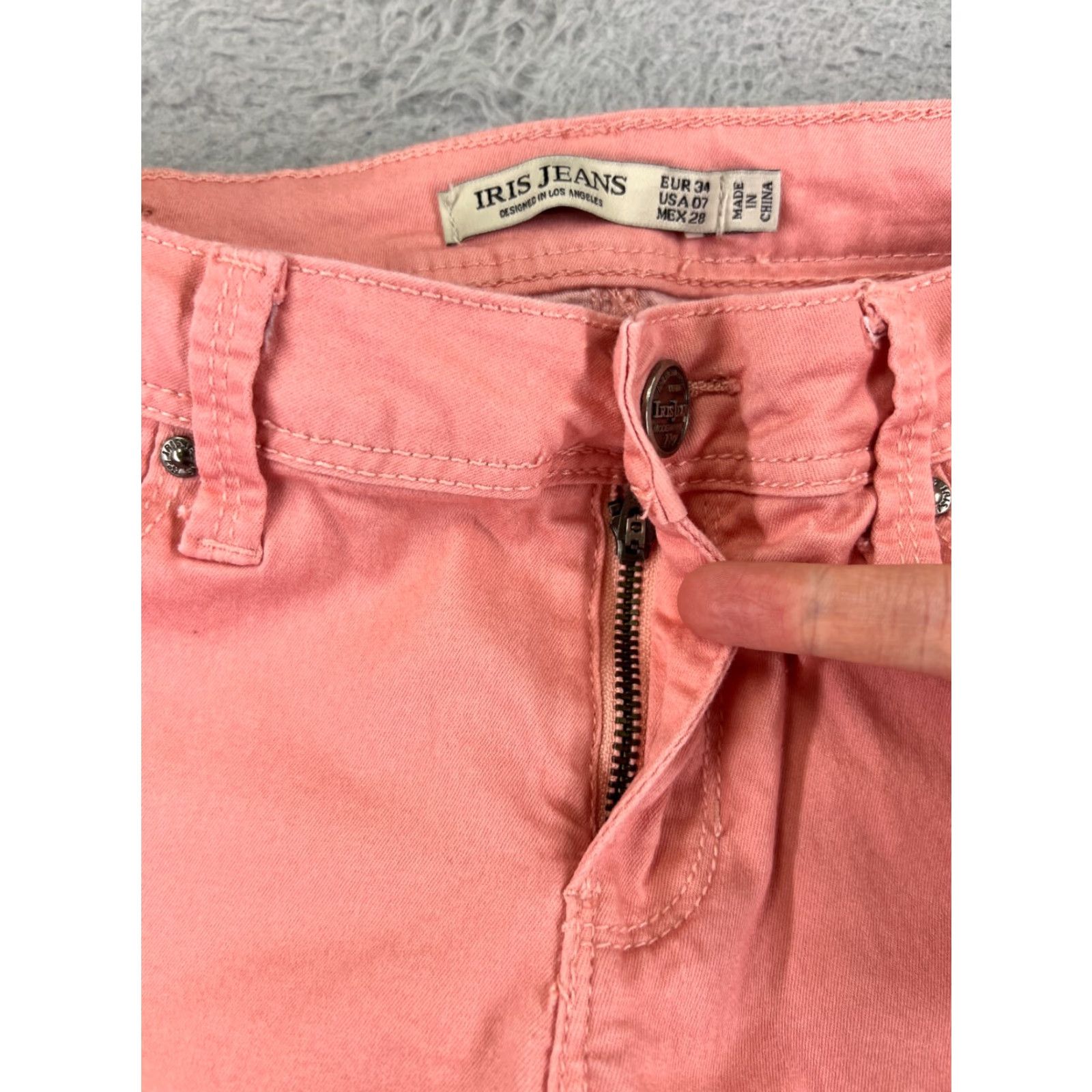 Vintage IRIS Jeans Pants Womens Pink Denim Straight 24x27 Low Rise 7 Regular Cotton Blend 5-Pocket Design Distressed Embroidered Zipper Button Men/Women Size 28" / US 6 / IT 42 - 5 Thumbnail
