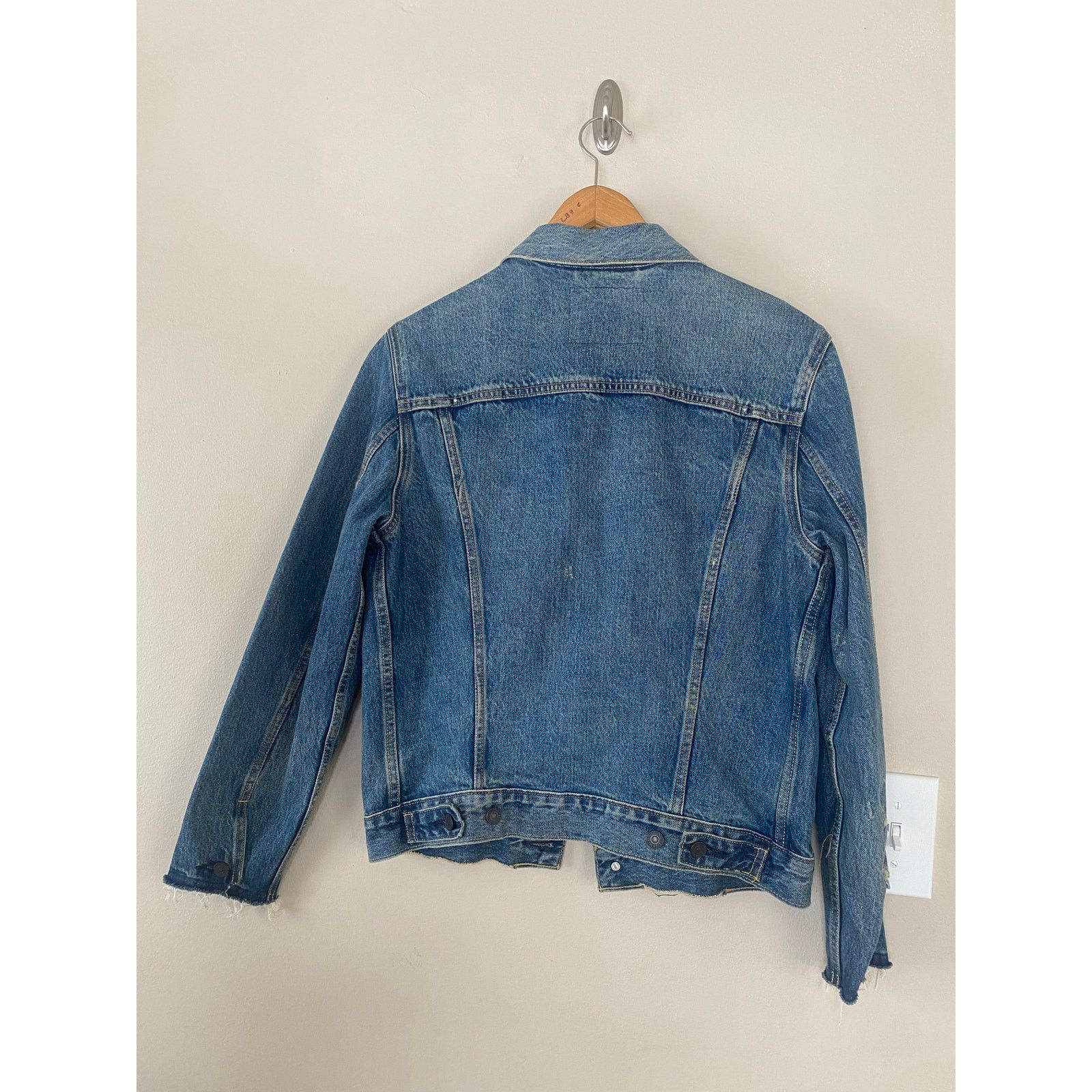 Levi's Levis Big E Reproduction Distressed Raw Hem M Trucker Jacket Size US M / EU 48-50 / 2 - 2 Thumbnail