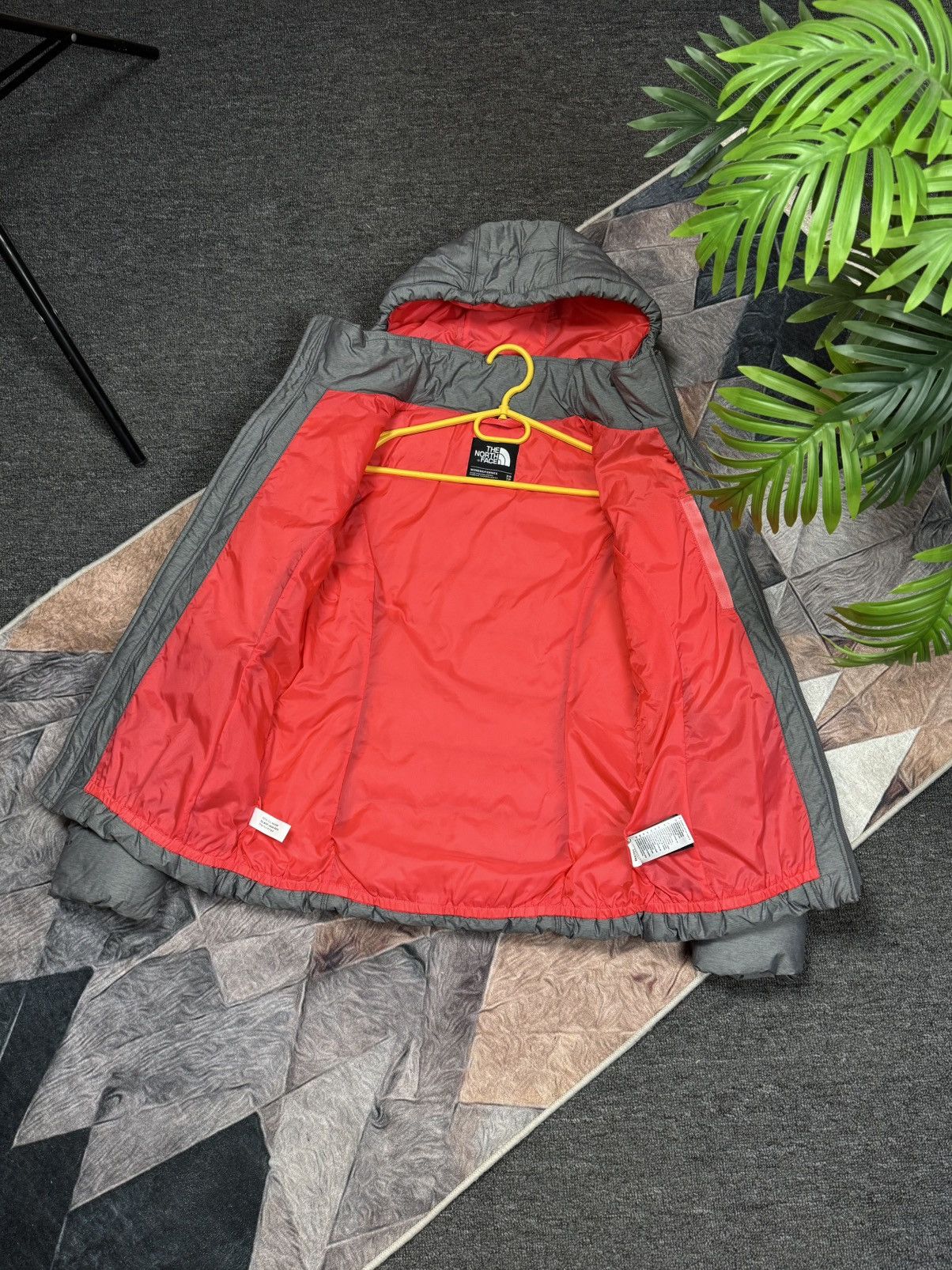 The North Face THE NORTH FACE 550 DOWN JACKET PUFFER WOMANS Y2K STREETWEAR Size XS / US 0-2 / IT 36-38 - 16 Thumbnail