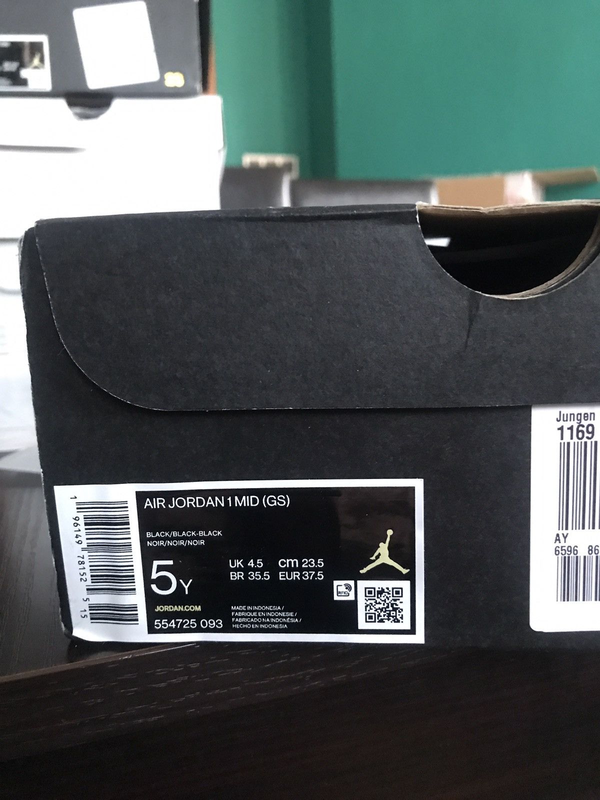 Jordan Brand Jordan 1 Mid “Full Black” Size US 7.5 / IT 37.5 - 7 Thumbnail