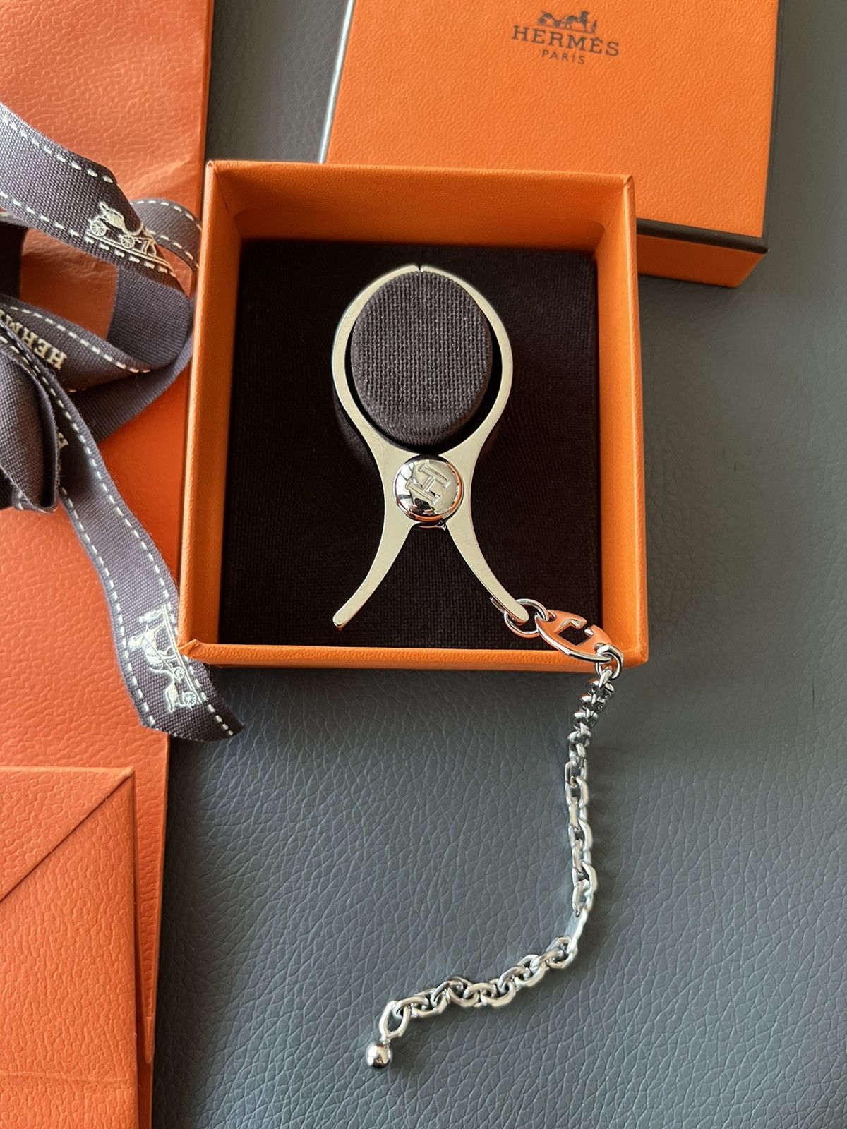 Hermes Brand New Hermes Scarf or Glove Clip Size ONE SIZE - 1 Thumbnail