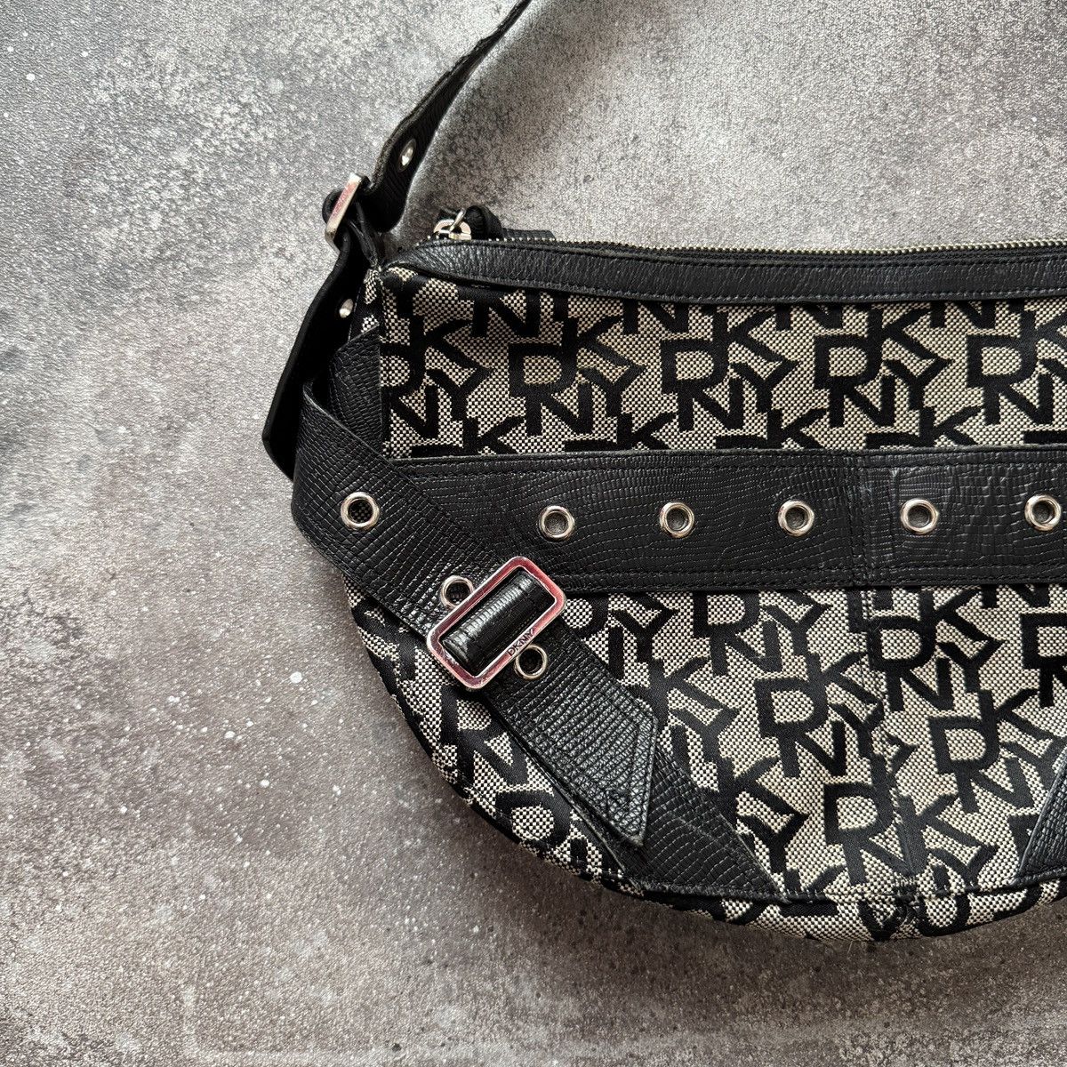 DKNY DKNY Vintage Y2K Glamour Monogram Shoulder Bag Size ONE SIZE - 2 Thumbnail