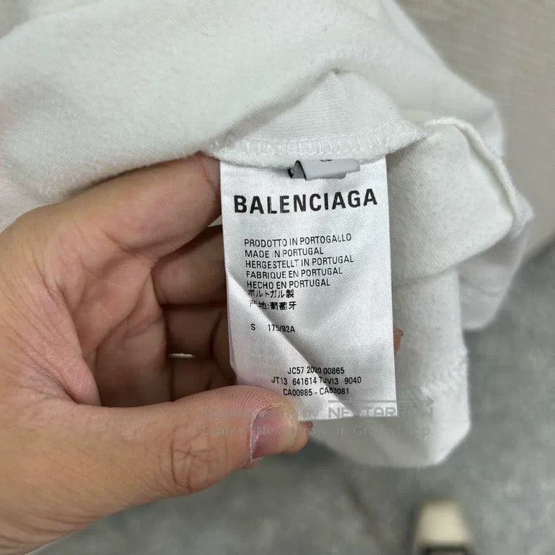 Balenciaga Balenciaga Seven Languages Short Sleeve Size US S / EU 44-46 / 1 - 4 Thumbnail