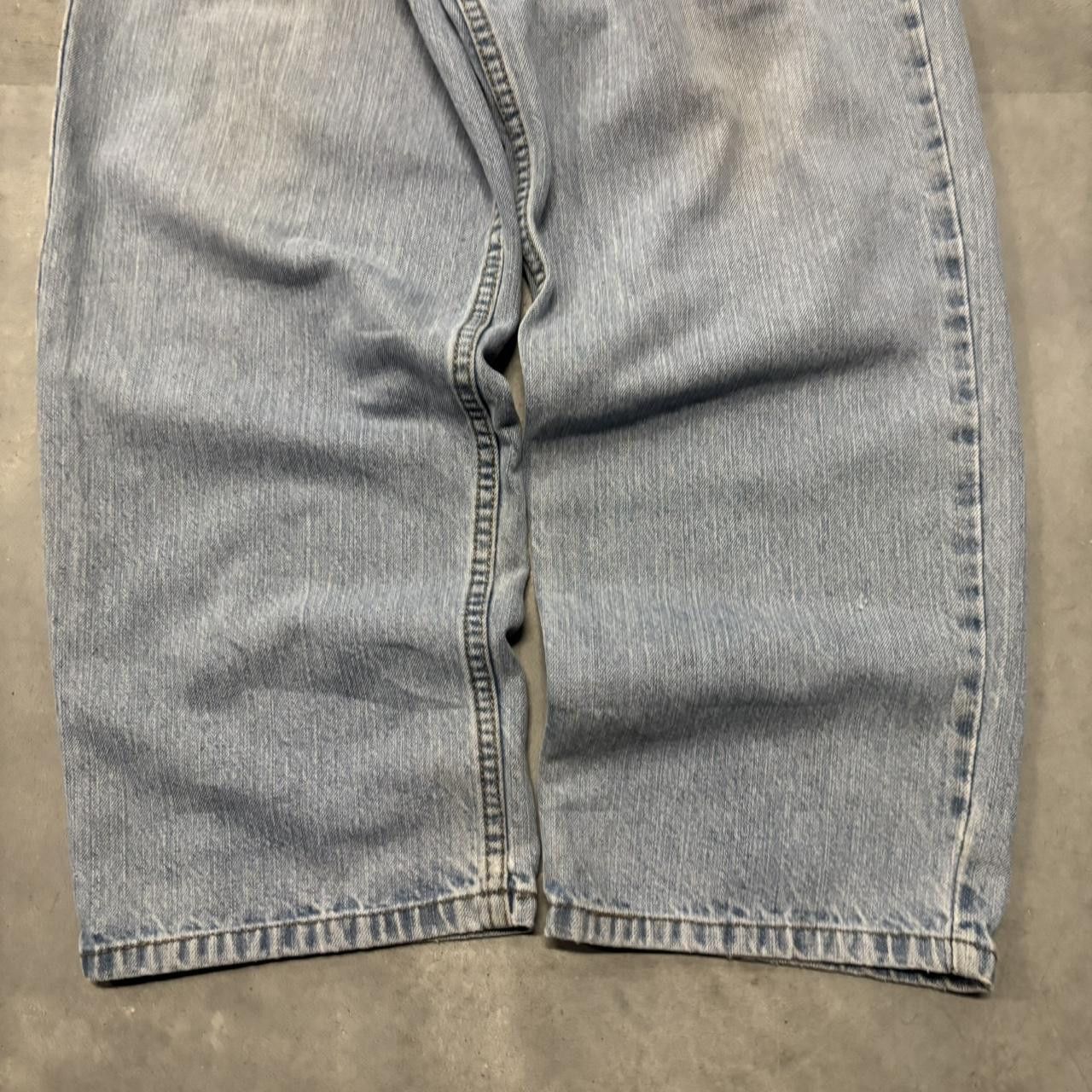Levi's × Vintage Crazy Vintage Y2K/2000s Faded Light Wash Levi’s Essential Denim Jeans! Size US 31 - 6 Thumbnail