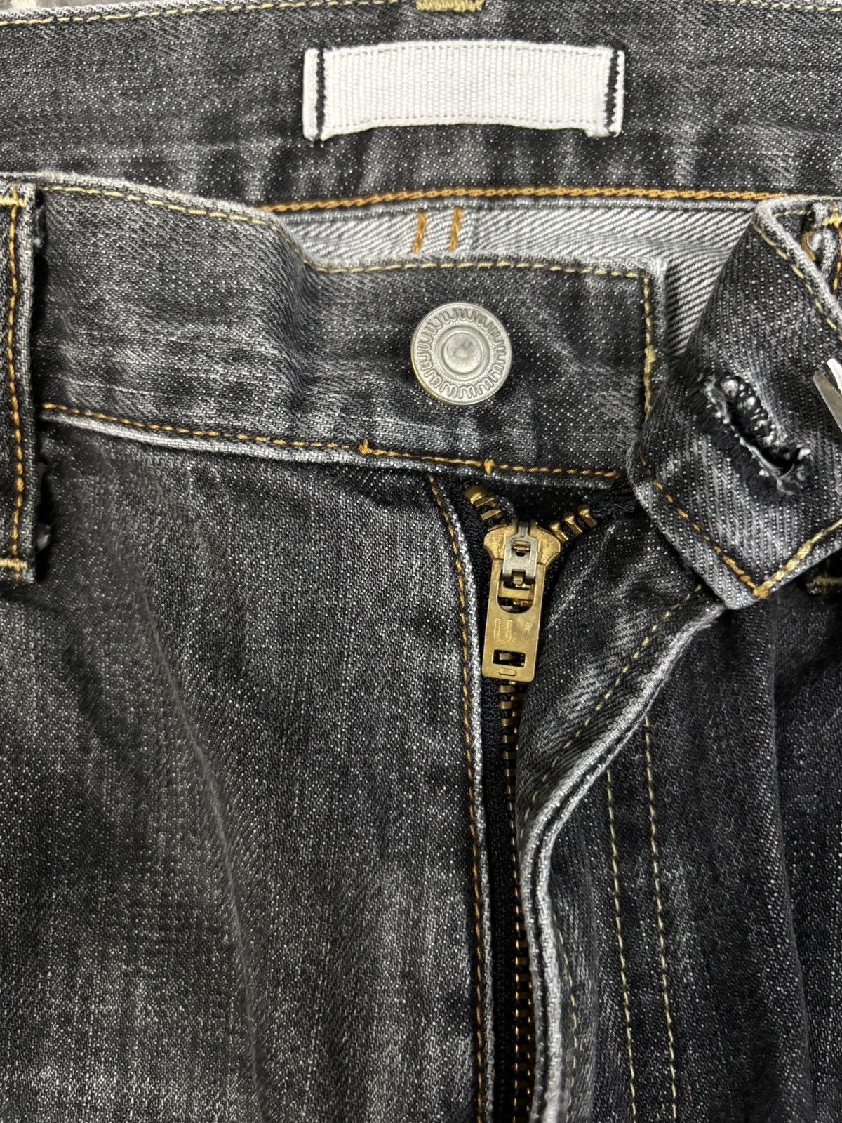 Undercover × Uniqlo Vintage Japanese Brand Uniqlo Faded Washed Distressed Jeans Size US 32 / EU 48 - 15 Thumbnail