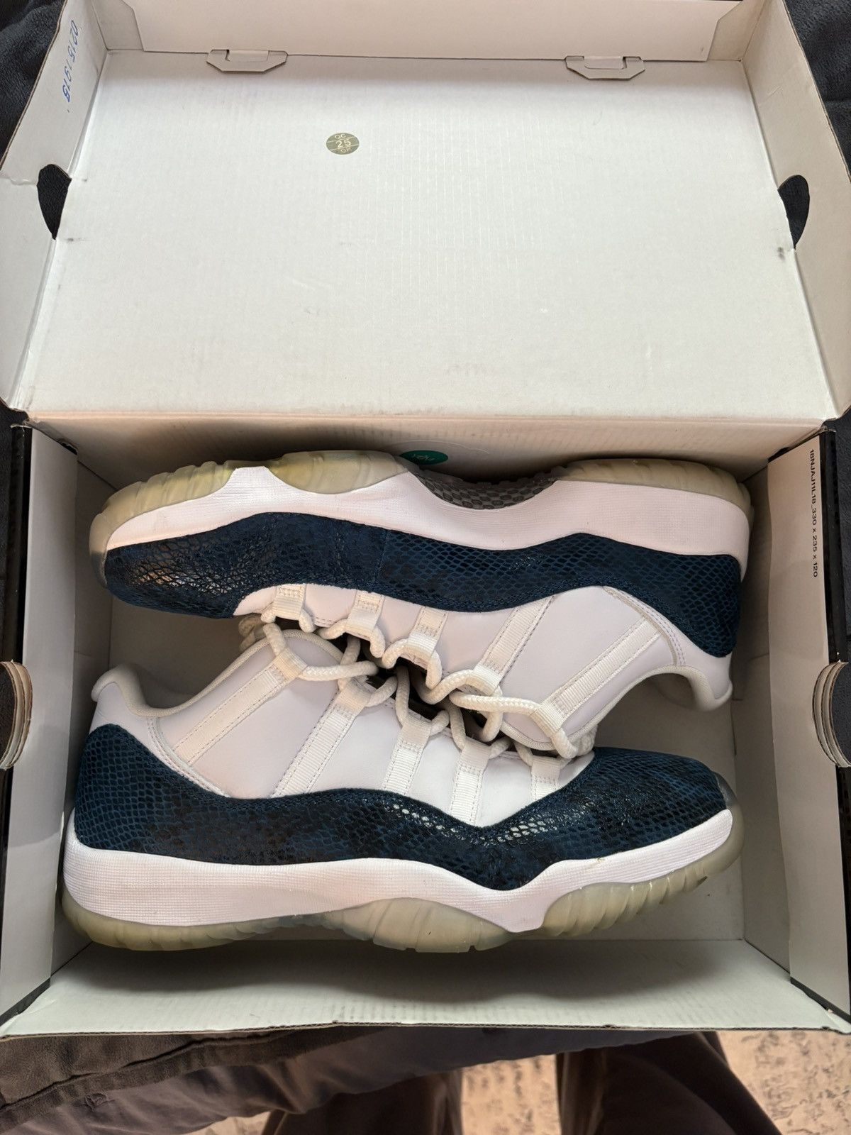 Jordan Brand Jordan 11 Low Snakeskin Size US 11 / EU 44 - 1 Thumbnail