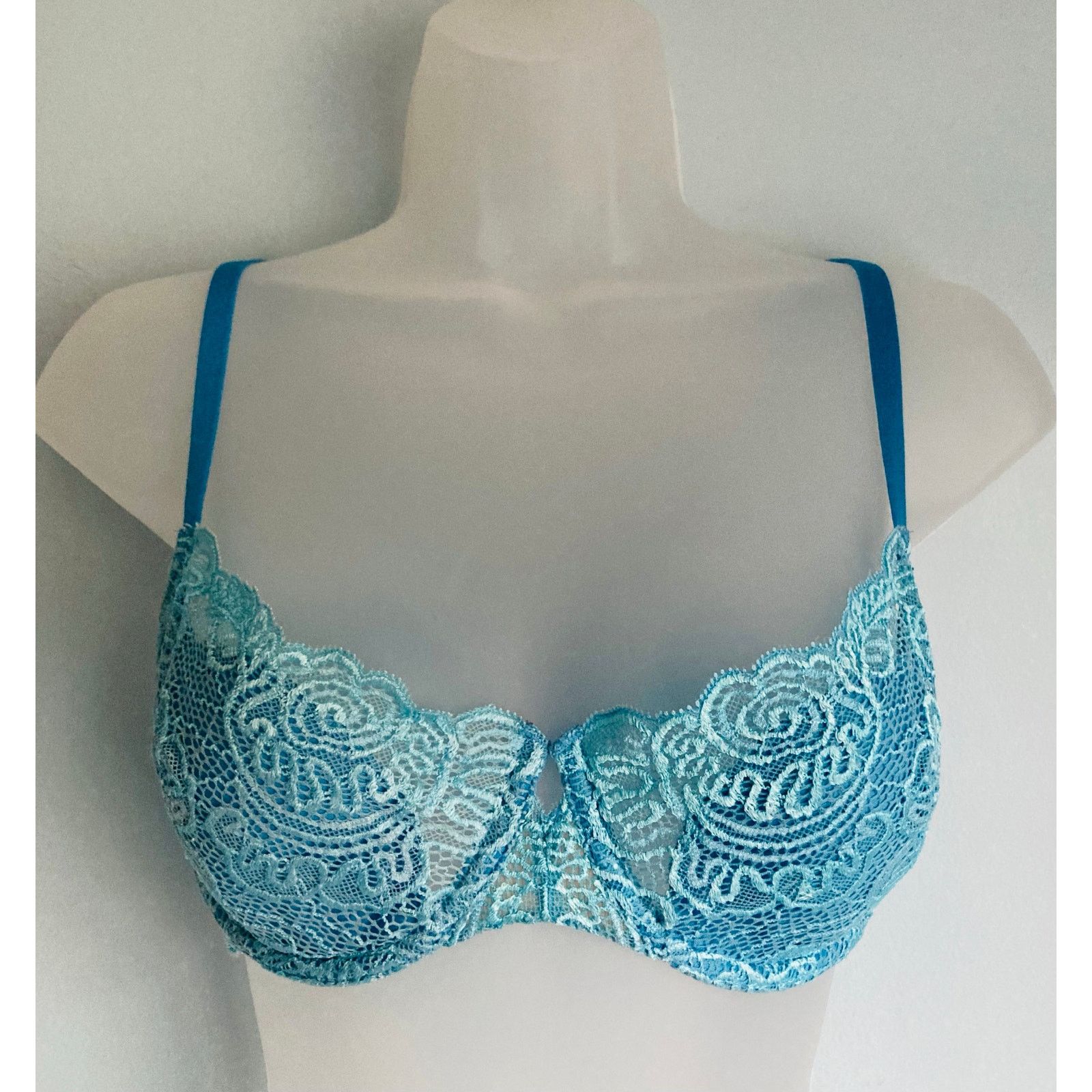 Victoria's Secret Vintage Victoria's Secret Bra 34D Push Up Without Padding Size ONE SIZE - 1 Thumbnail