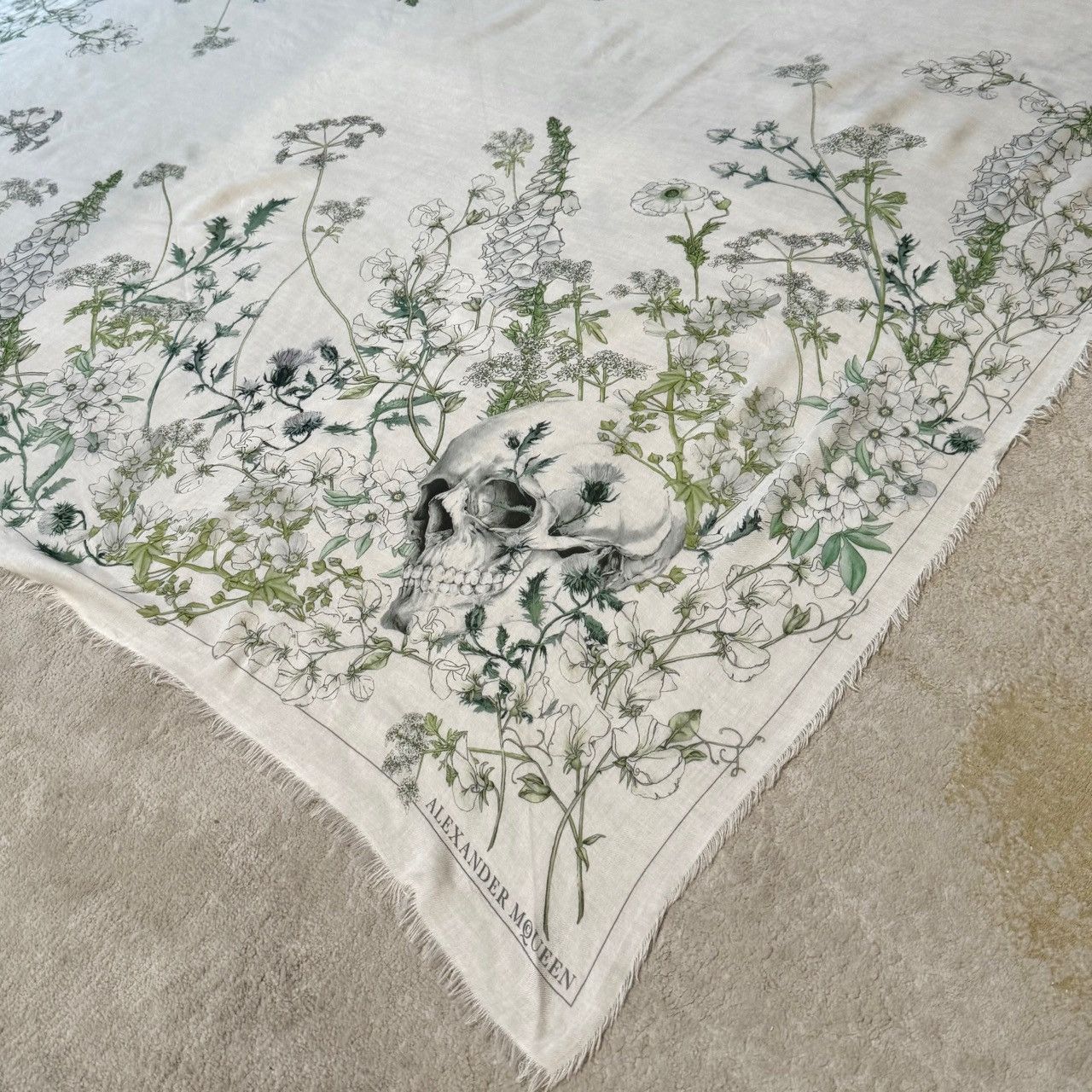 Alexander McQueen Alexander McQueen Ivory Green Floral Lily Skull Stole Scarf Size ONE SIZE - 8 Thumbnail