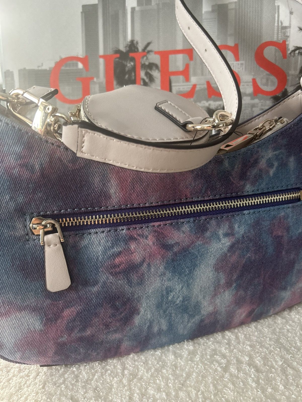 Guess GUESS X BANKSY BRANDALISED TOP ZIP SHOULDER/HANDBAG Size ONE SIZE - 4 Thumbnail