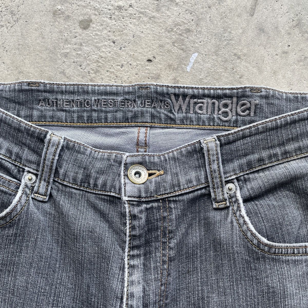 Wrangler W33 Vintage Wrangler Jean Distressed Faded Black Pants Denim Size US 33 - 7 Thumbnail