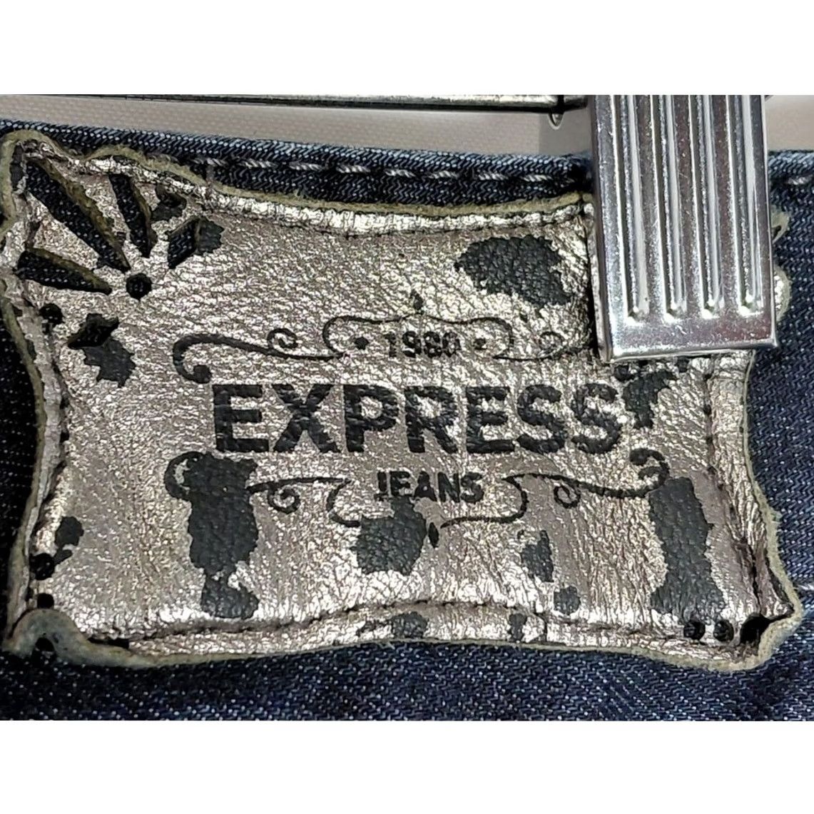 Express EXPRESS Jeans Button Accents Skinny Jeans Blue Women Size 8 Denim Cotton Spandex Solid Stretch Wear Regular Fit Women Size 30" / US 8 / IT 44 - 7 Thumbnail