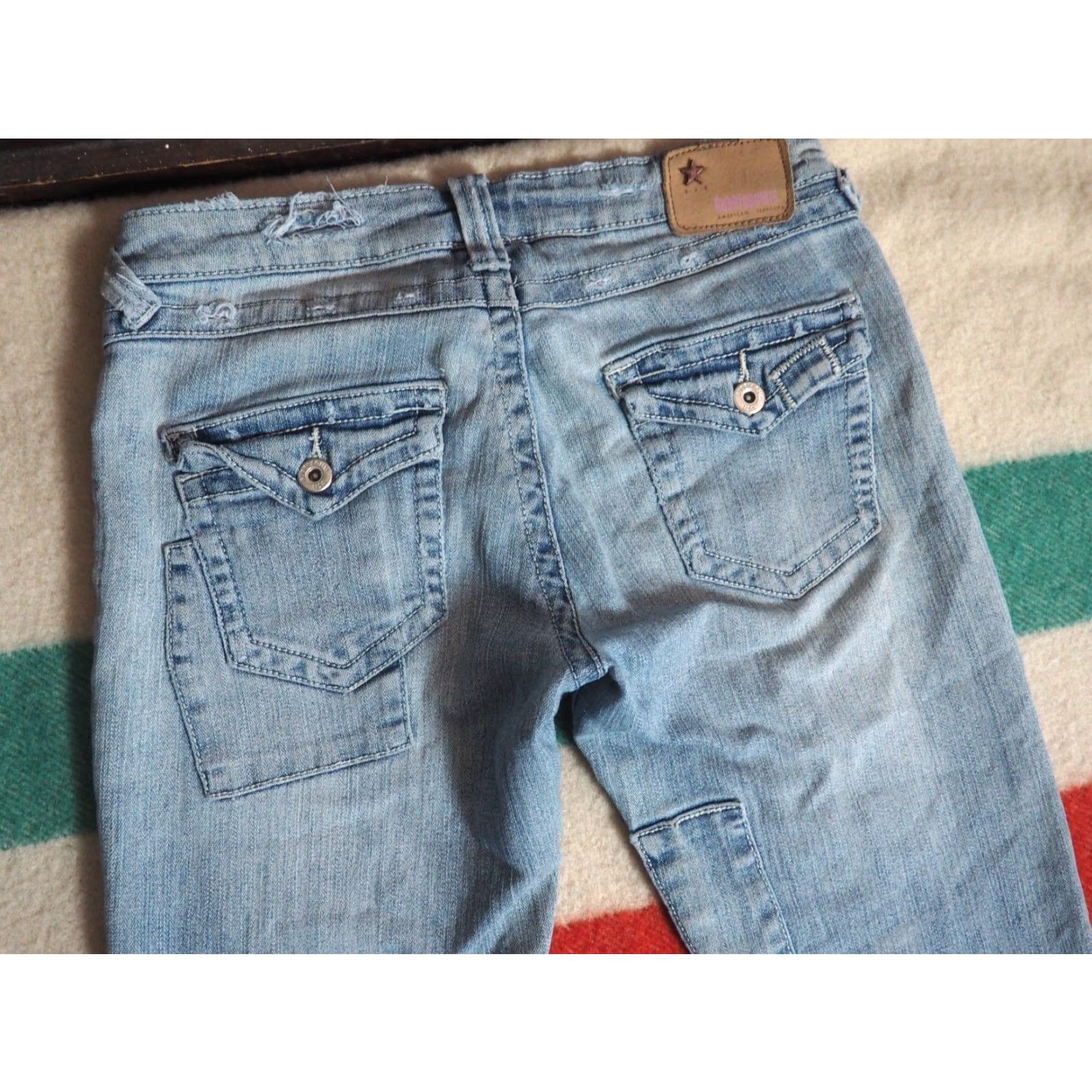 Vintage VTG Bubblegum Jeans Low Rise 29x31 Denim Flare Patchwork Blue Womens Regular Front Pockets Logo Grunge 2000s Style Size 29" - 4 Thumbnail