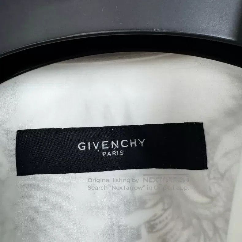 Givenchy Givenchy White Classic Spray Can Logo Big Logo Shirt Size US M / EU 48-50 / 2 - 3 Thumbnail