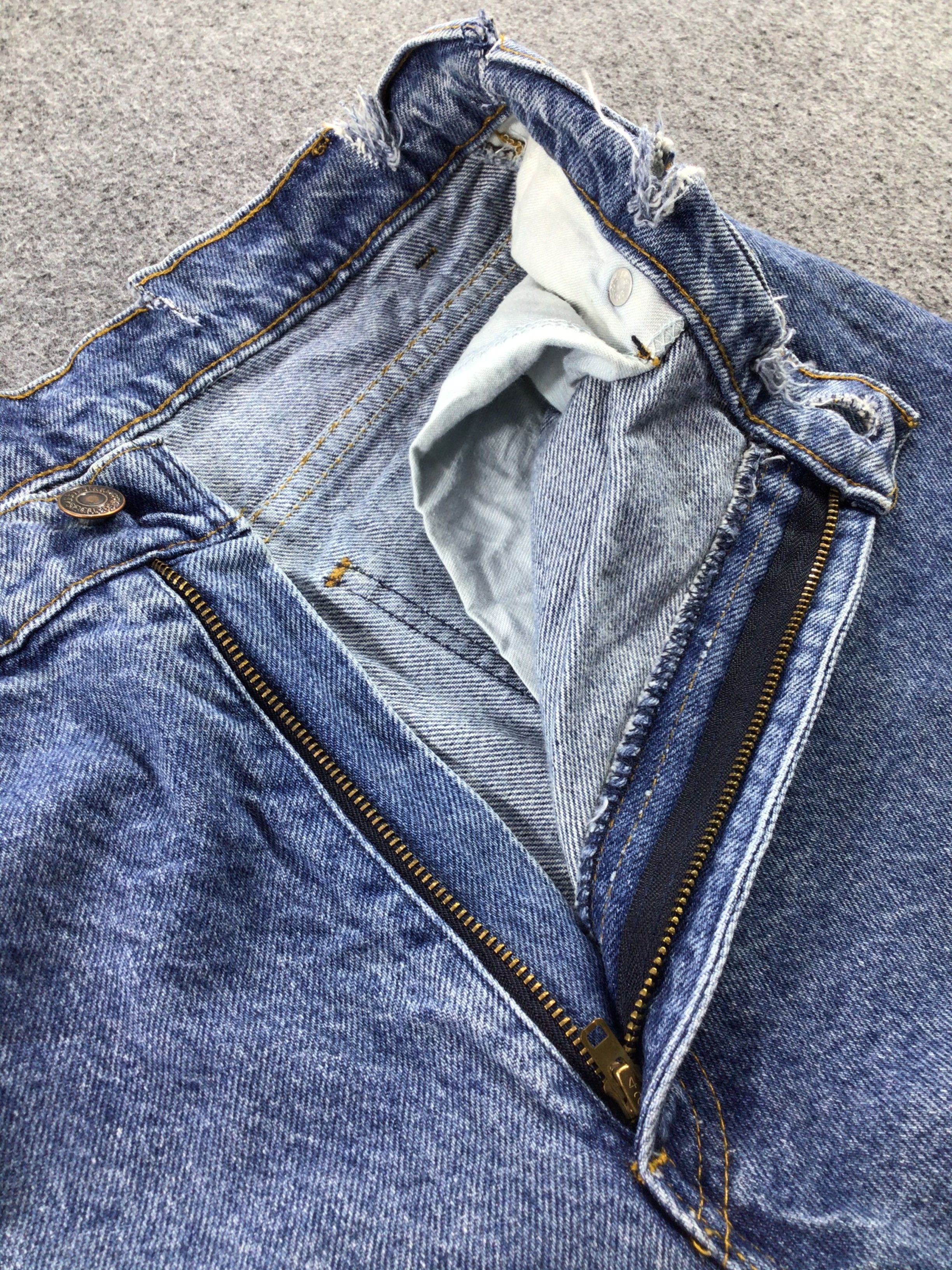Levi's Vintage Levis White Tab Distressed Jeans KJ231 Size US 31 - 7 Thumbnail