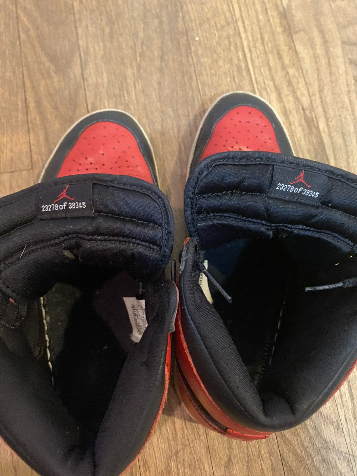 Jordan Brand × Nike Jordan 1 bred 2001 9.5 Size US 9.5 / EU 42-43 - 9 Thumbnail