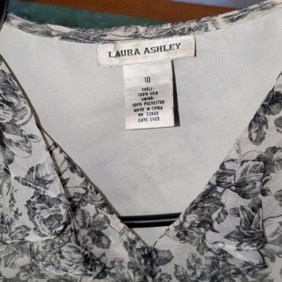 Laura Ashley Laura Ashley Sheer Floral Ruffled Lined Button Down Long Sle Size L / US 10 / IT 46 - 3 Thumbnail