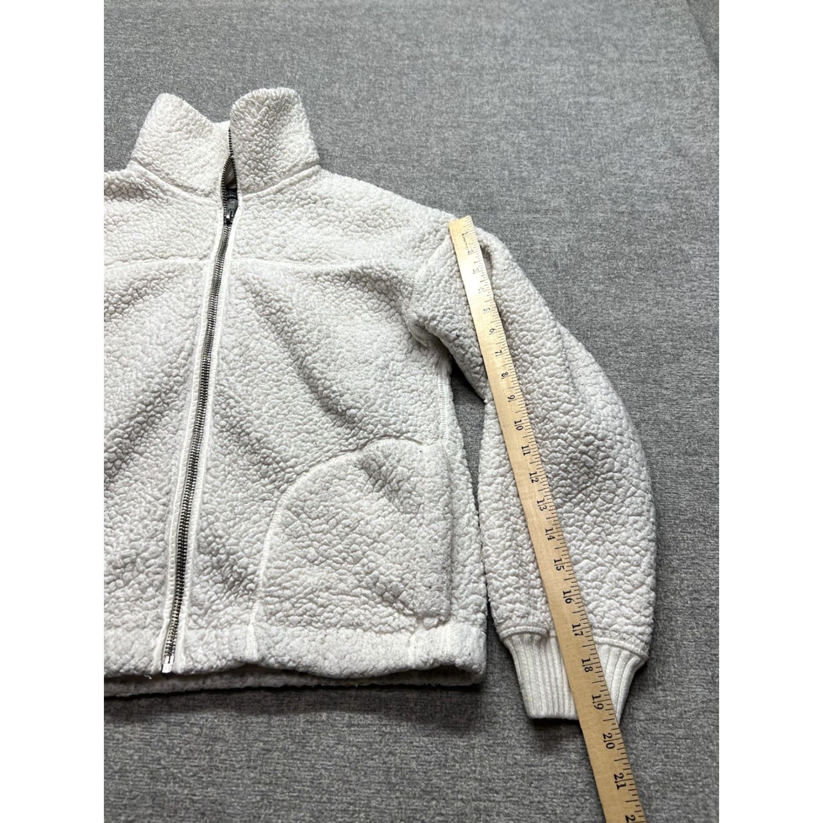 Abercrombie & Fitch VINTAGE Abercrombie & Fitch Womens Medium White Sherpa Nylon Full Zip Fleece Jacket Size M / US 6-8 / IT 42-44 - 4 Thumbnail