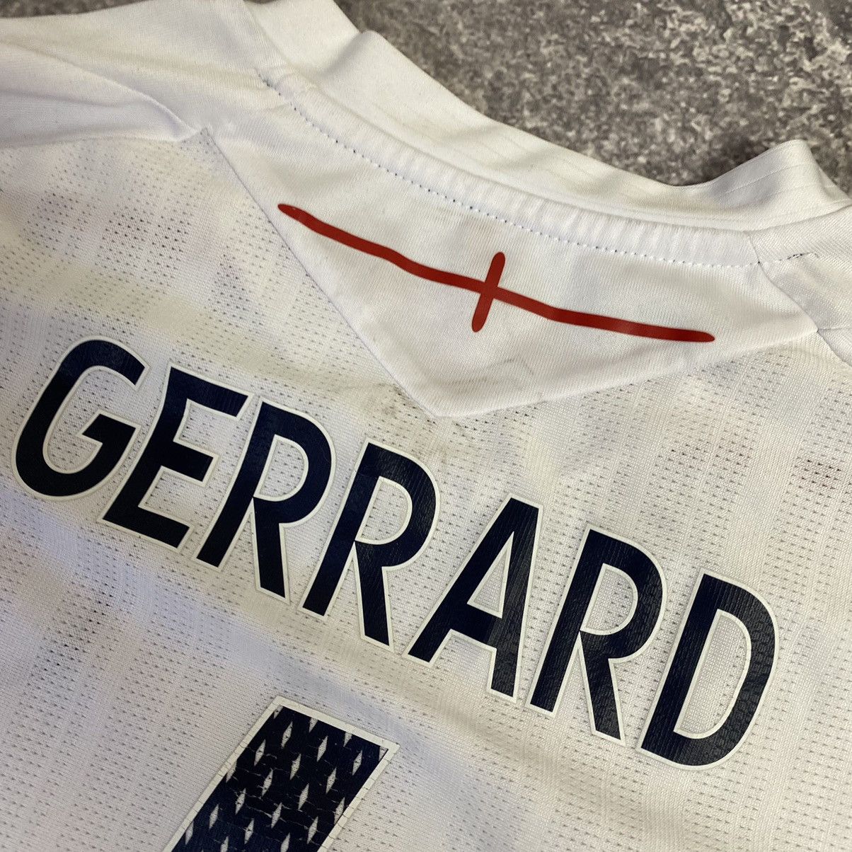 Umbro Vintage Umbro Fc England 🏴󠁧󠁢󠁥󠁮󠁧󠁿 Gerrard Player national team Size US S / EU 44-46 / 1 - 13 Thumbnail