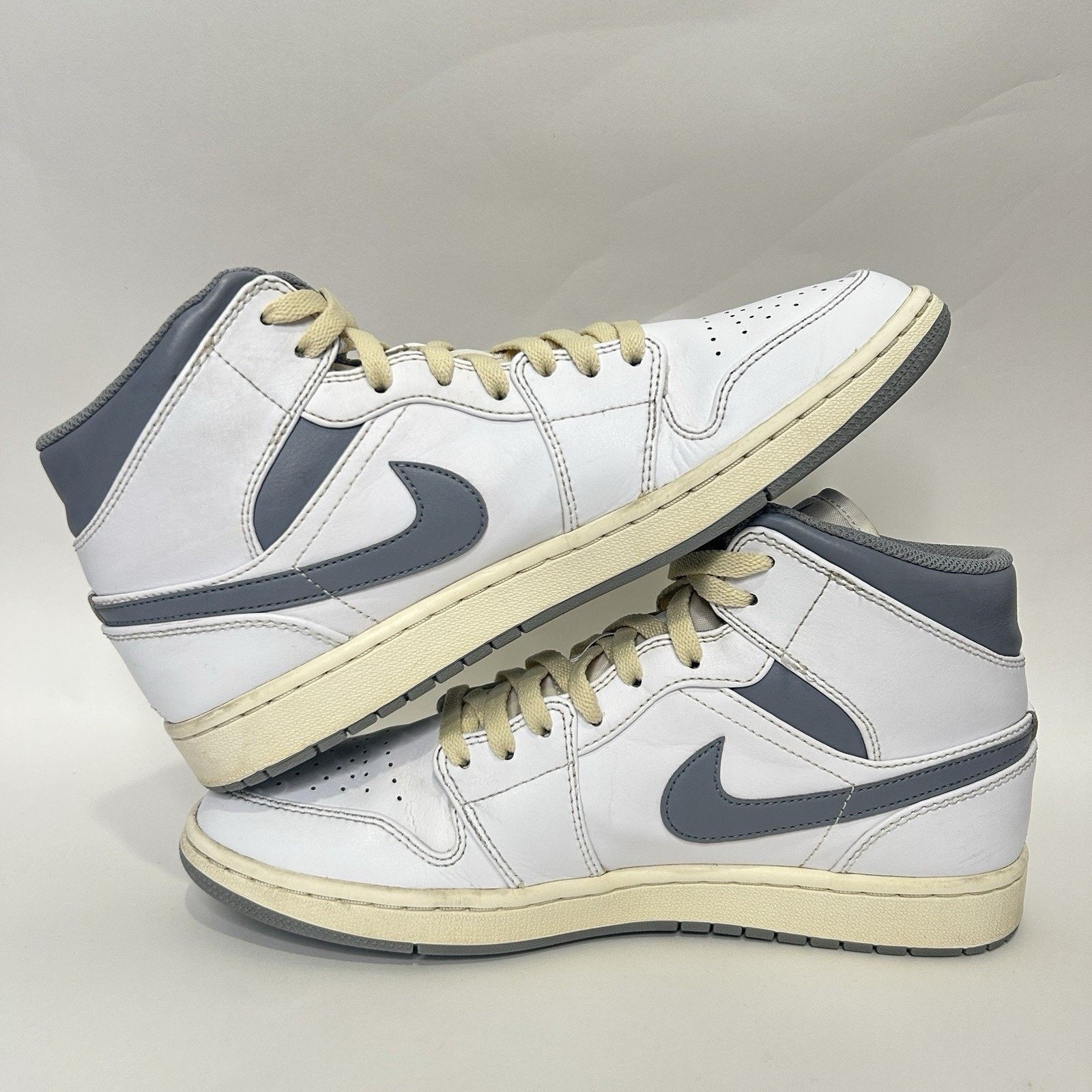 Jordan Brand Nike Air Jordan 1 Mid Retro “Neutral Grey White” 554724-135 Size US 9.5 / EU 42-43 - 3 Thumbnail