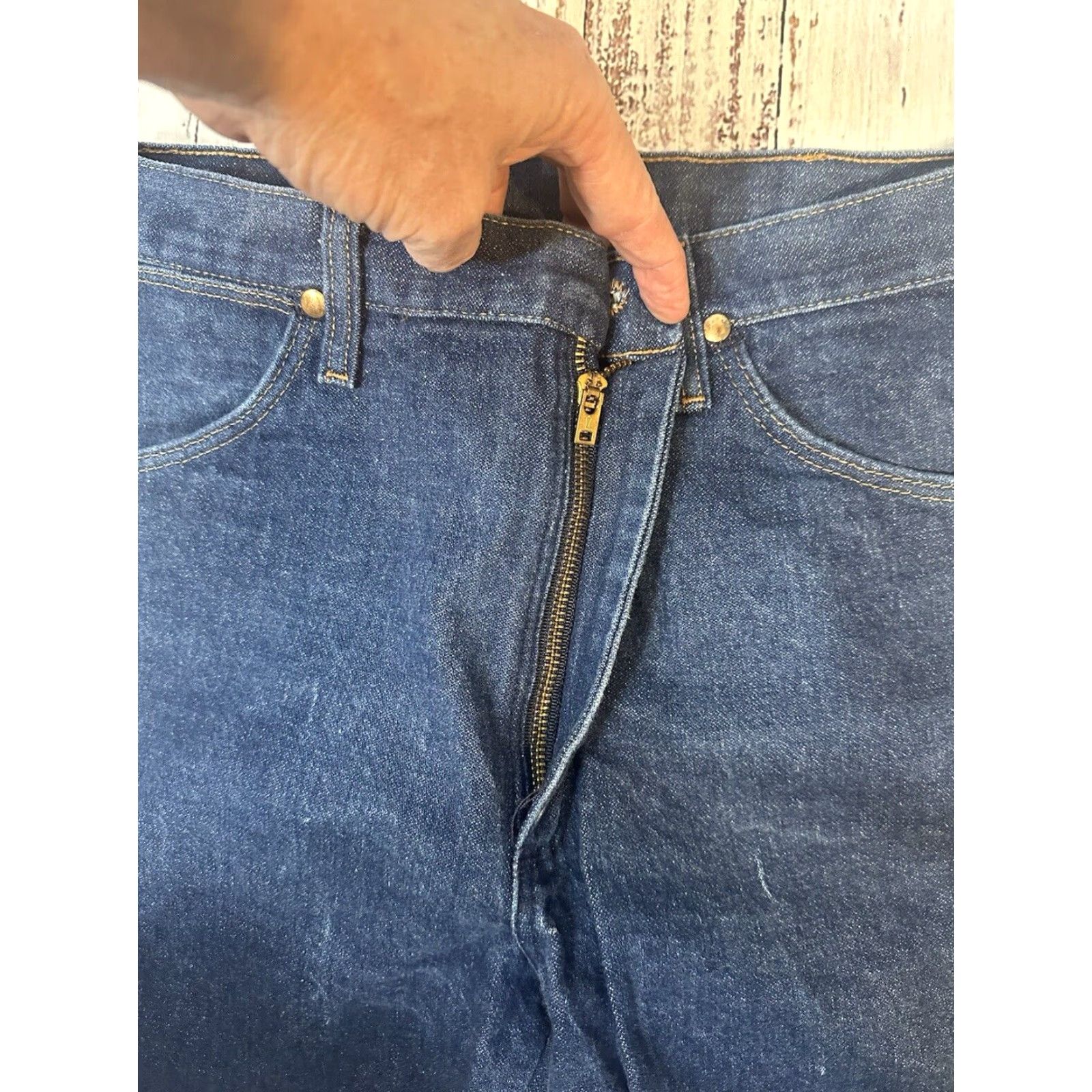 Wrangler VINTAGE Wrangler Denim Jeans 31 x 32 USA Made 13MVZ Cotton Cowboy Wrangler Cowboy Cut Jeans Mens Blue 31x32 Denim Size US 31 - 4 Thumbnail